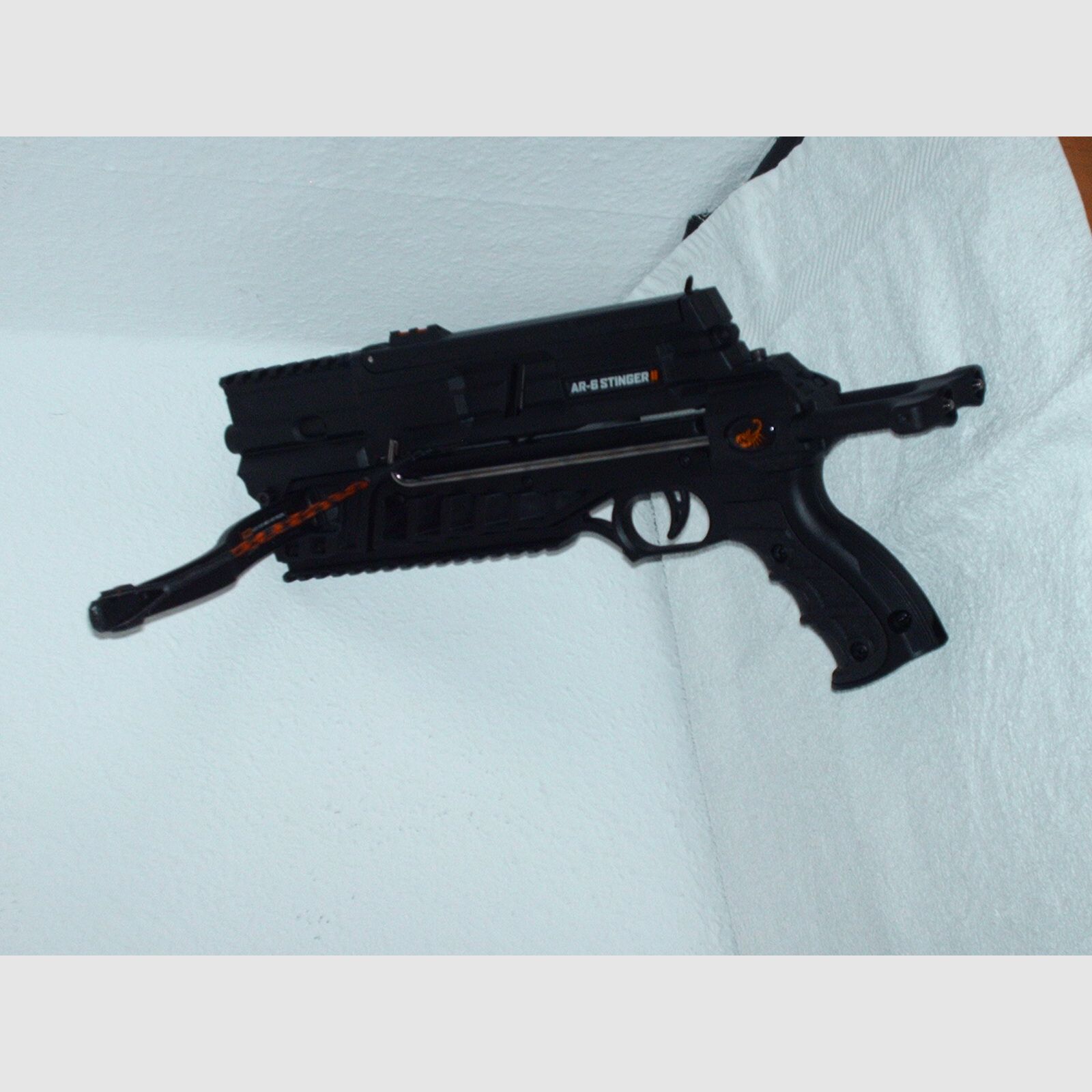 Steambow AR6-Stinger II Compact z 35 lbs łukiem z likwidacji gospodarstwa domowego