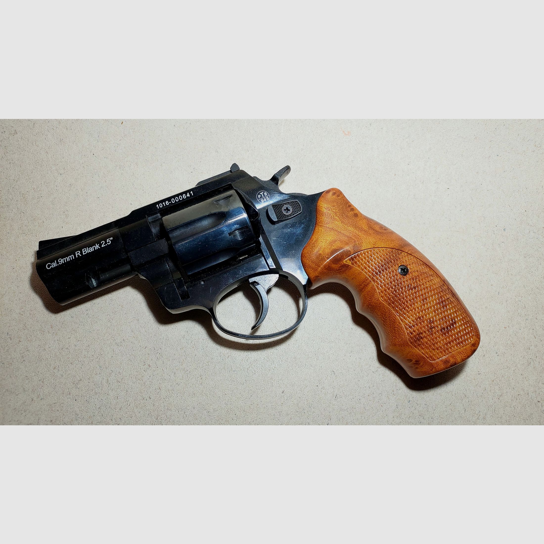 Zoraki R1 2,5 Zoll black Shiny mit Holzgriffoptik  Special  Revolver Kal. 9mm R.K. brüniert (PTB 945) Stahltrommel 