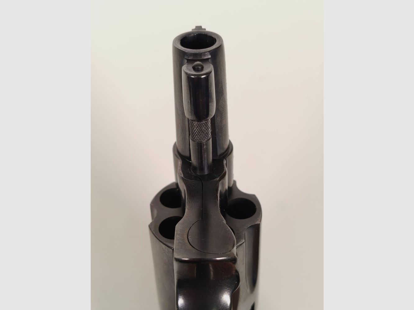 Smith & Wesson 36, image 4 of 4