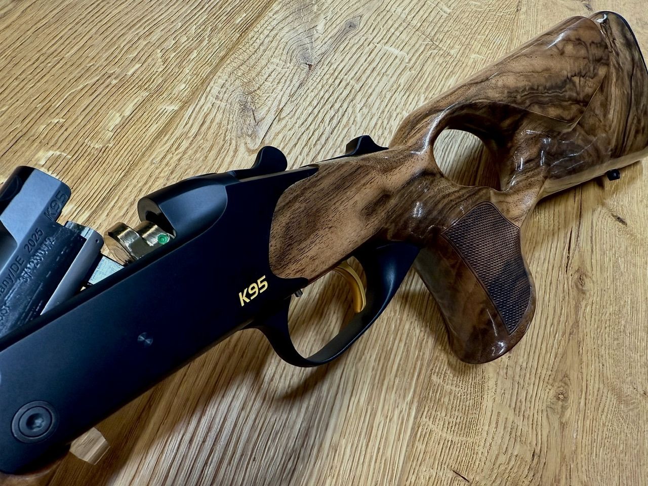 Blaser K95 Success / Holzklasse 6 / Kal. 6,5 Creedmoor / LL 52 cm / Goldelemente / M15x1