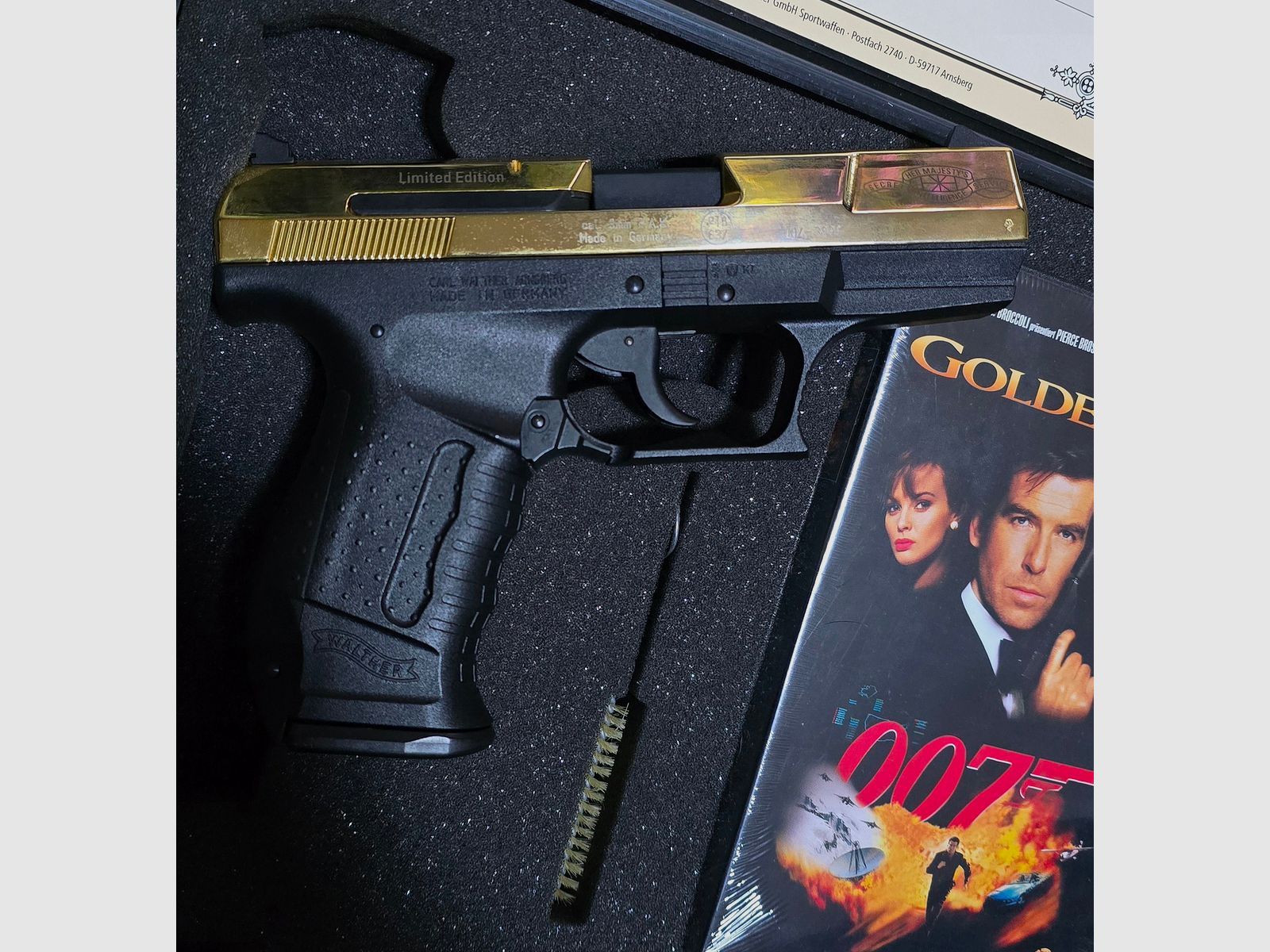 Walther P99 Gold Special Edition James Bond PTB 637 Read!
