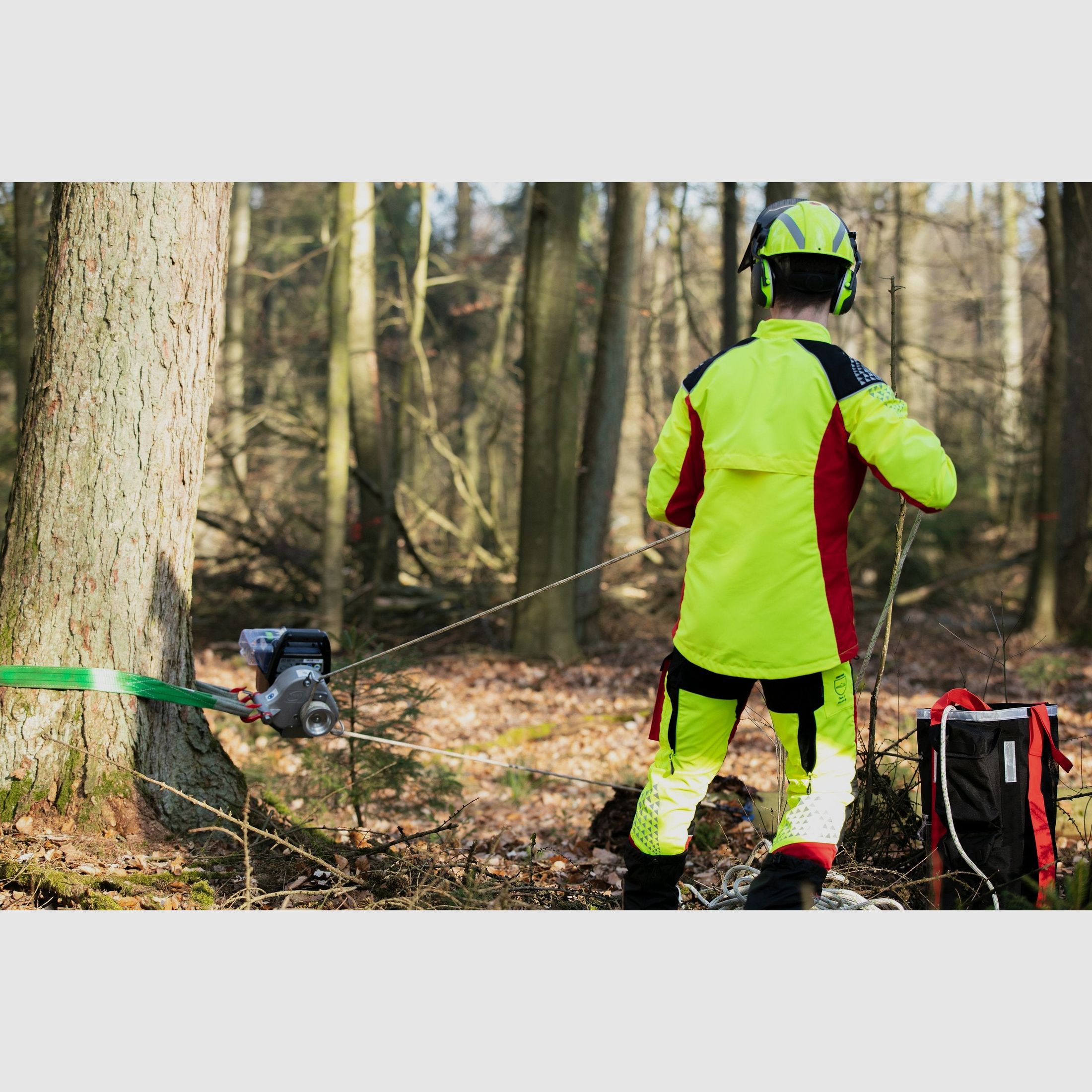 Portable Winch PCW3000-Li Battery Spill Winch, image 3 of 15