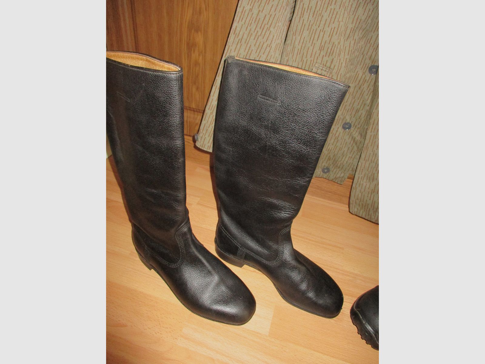 Lederstiefel, Reitstiefel, Armeejacke DDR