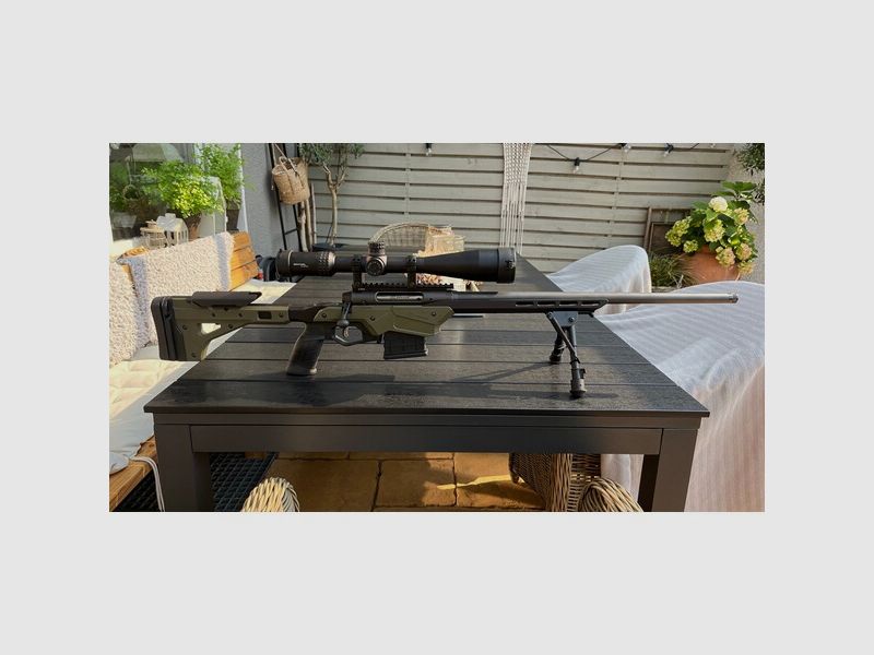 Repetierbüchse Savage Axis II Precision .223 mit ZF 10-40x50
