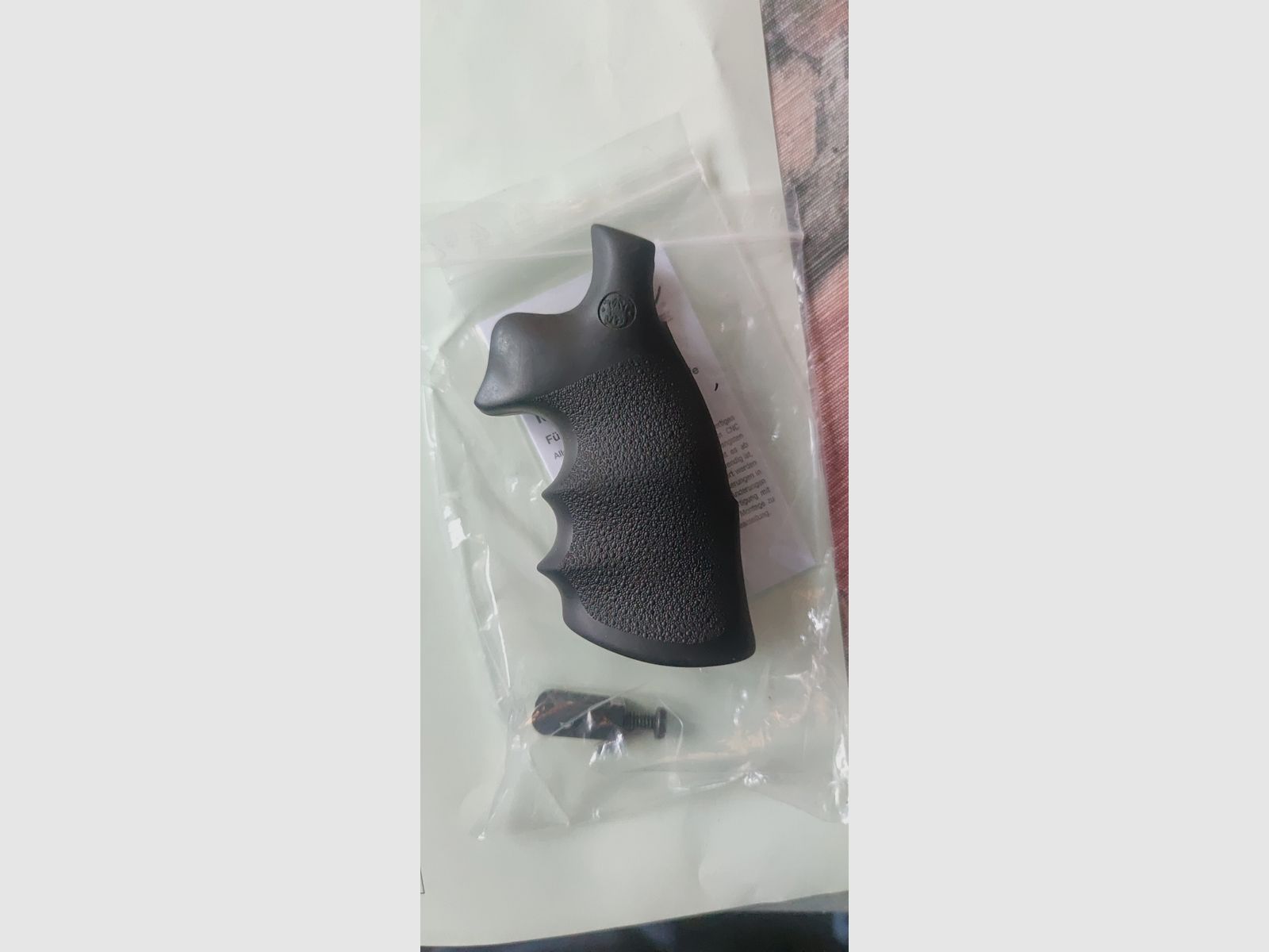 Hogue Monogrip per ad esempio Erma EGR 77