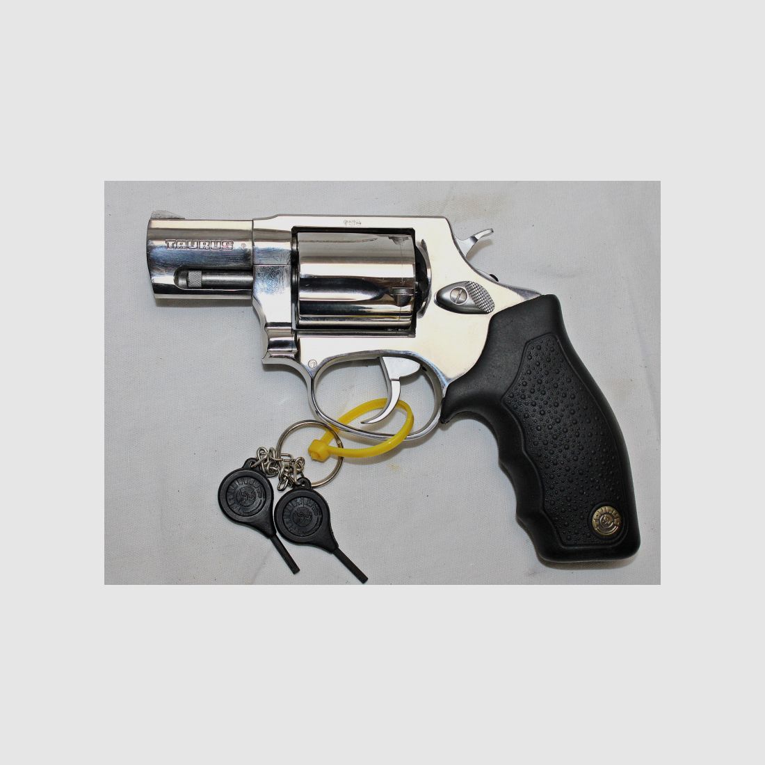 NEUW. TAURUS 605 - STAINLESS REVOLVER .357 Magnum mit TAURUS SECURITY SYSTEM