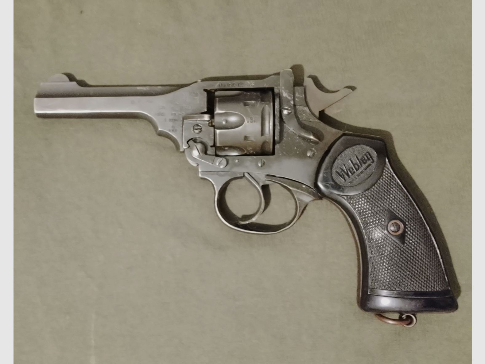 Original Webley Mark IV Revolver umgebaut auf 9mm Knall mit PTB und somit frei zu verkaufen ab 18 Jahre
