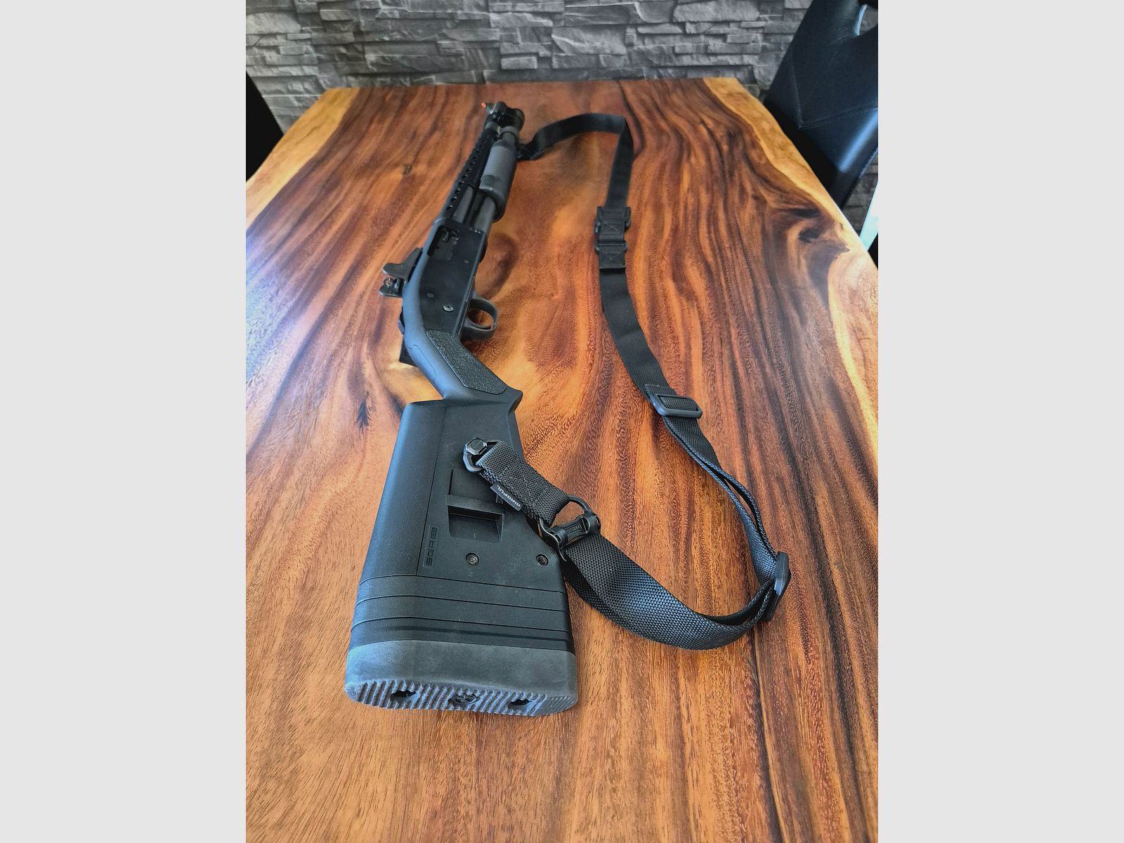 Mossberg M590A1 Ghost Ring Tactical 12/76 Mag. inkl. Magpul Schaft/Sling, Patronenhalter und Laufhitzeschild – Neu und unbenutzt