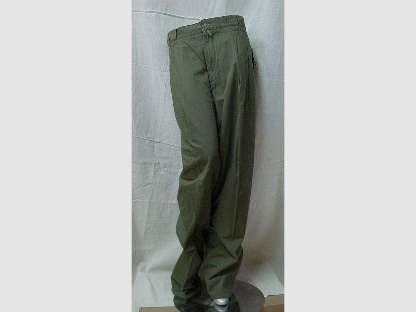 Jeans, Gr. 52 - Gesäßtasche mit Knopf