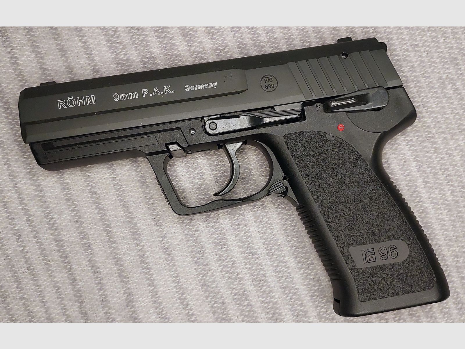 Röhm RG 96 Schreckschuss Pistole brüniert (PTB 699)