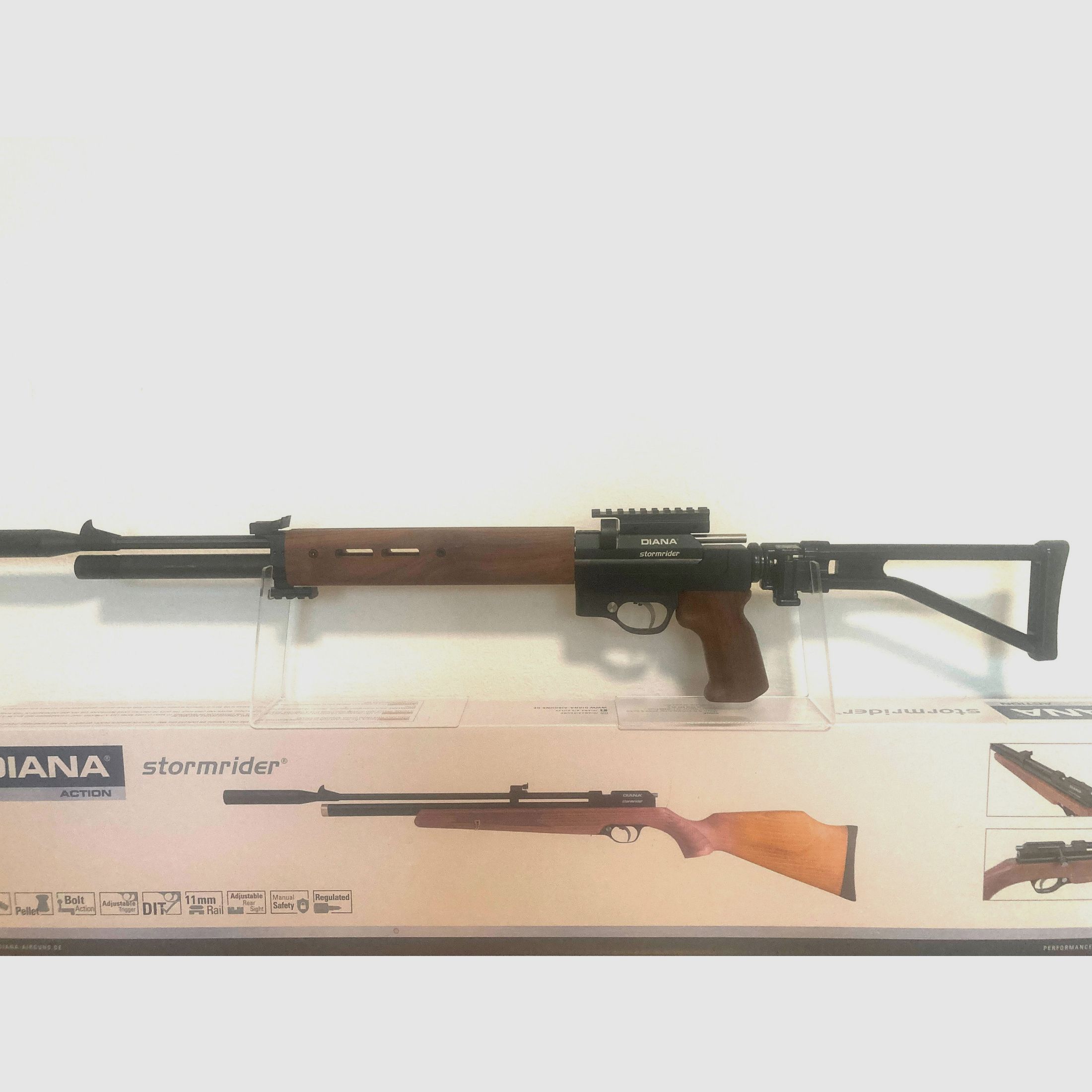 Carabina ad aria compressa Diana Stormrider "Paratrooper Classic" con sistema di stock pieghevole in alluminio stile WW2/50s, F libera da 18 anni con kit export 35J, immagine 1 di 8