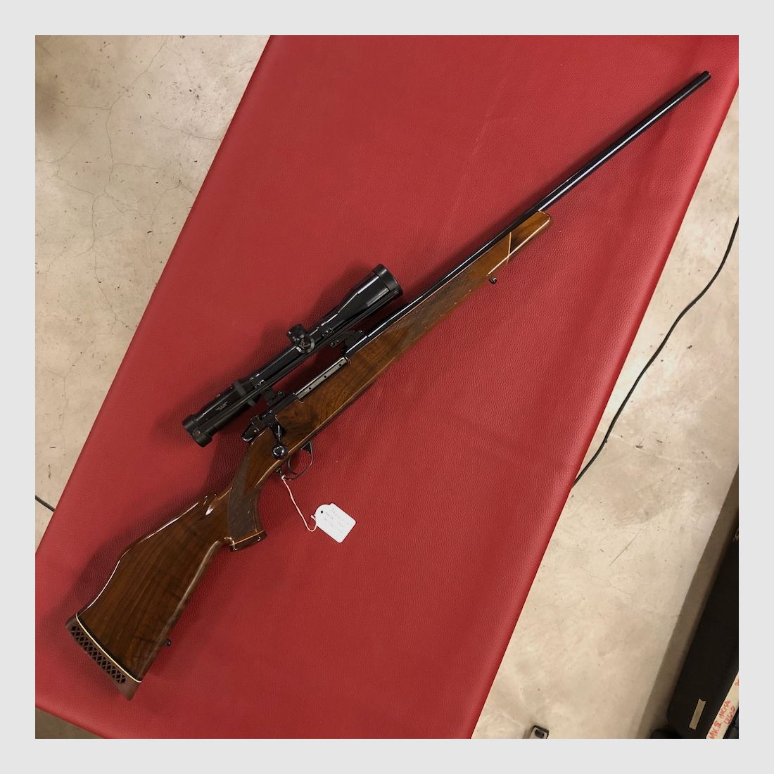 Weatherby Mark V Deluxe, Bild 1 von 12