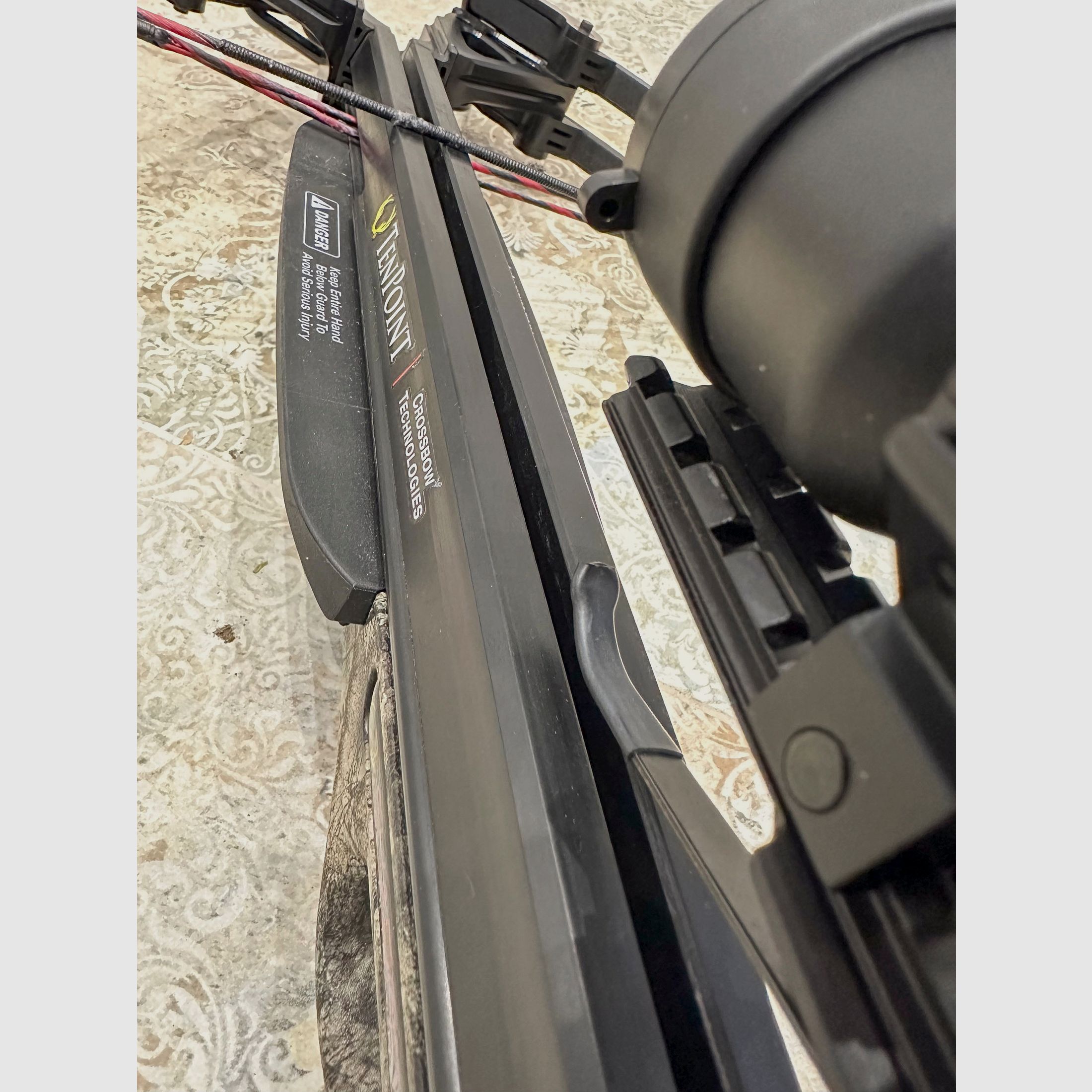 TenPoint Shadow Ultra Lite (350 FPS) inkl. TenPoint Rangemaster Pro 2-6 x 32 - Armbrust