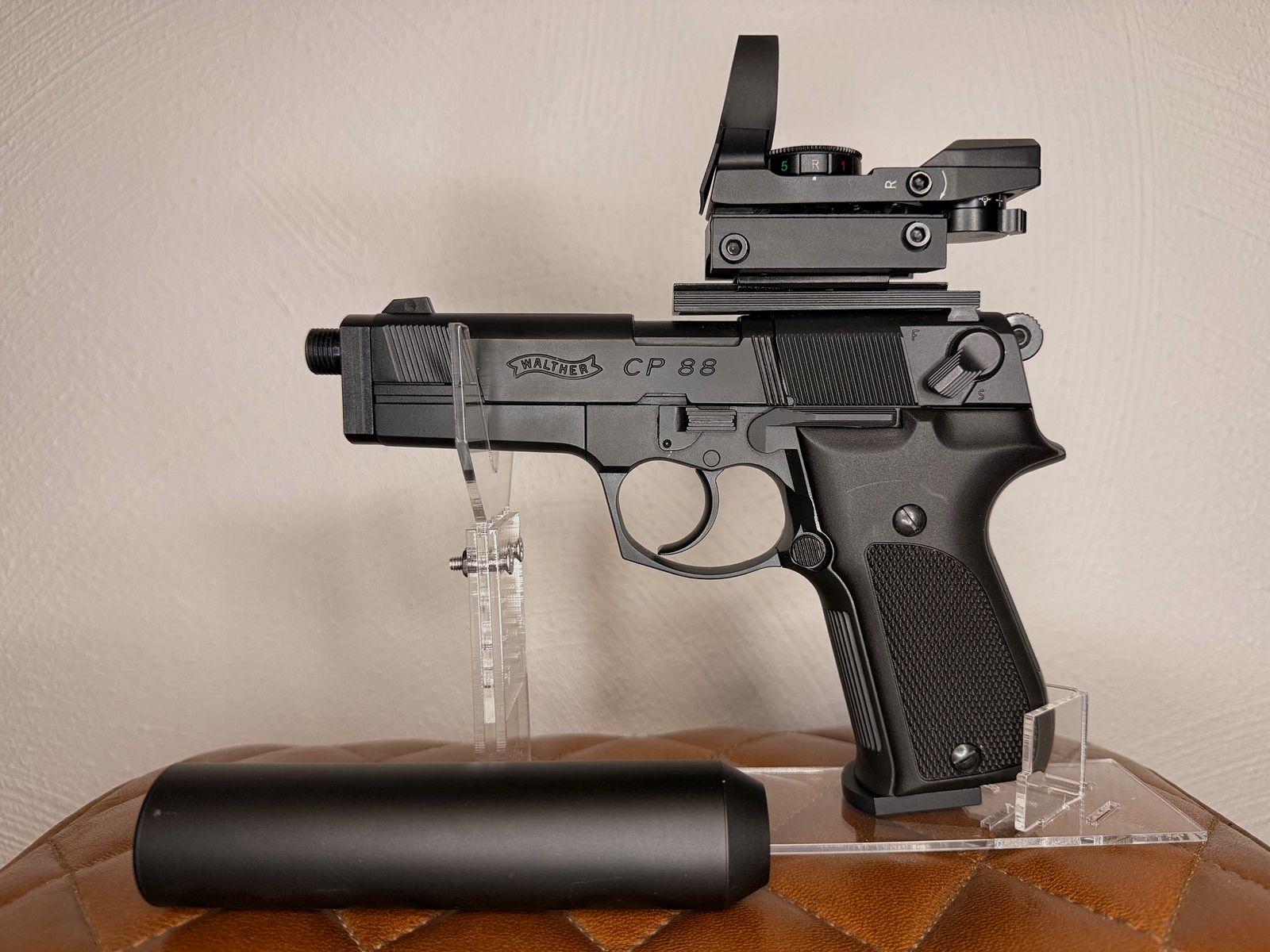 Walther CP 88 mit Schalldämpfer 4,5mm Diabolo CO2 und Reddot