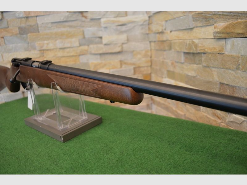 Savage Arms Model 93R17 GV