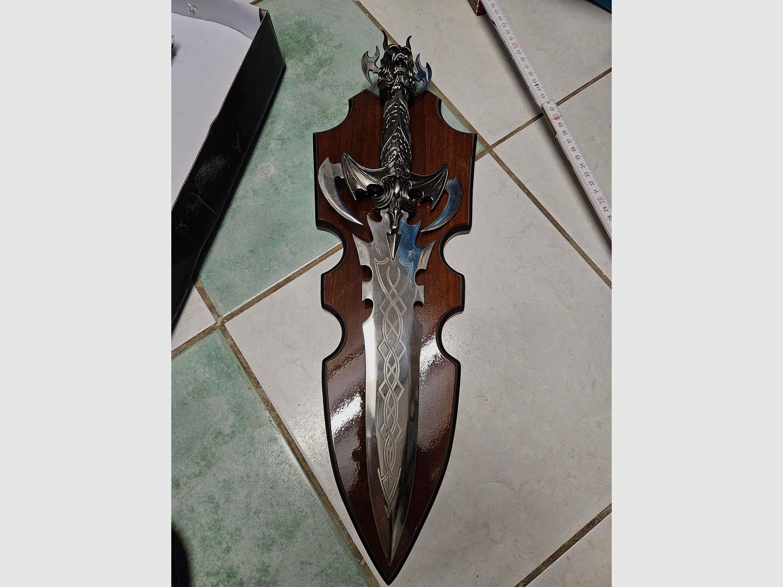 Fantasy Dolch 51cm mit  Wandhalterung aus Holz