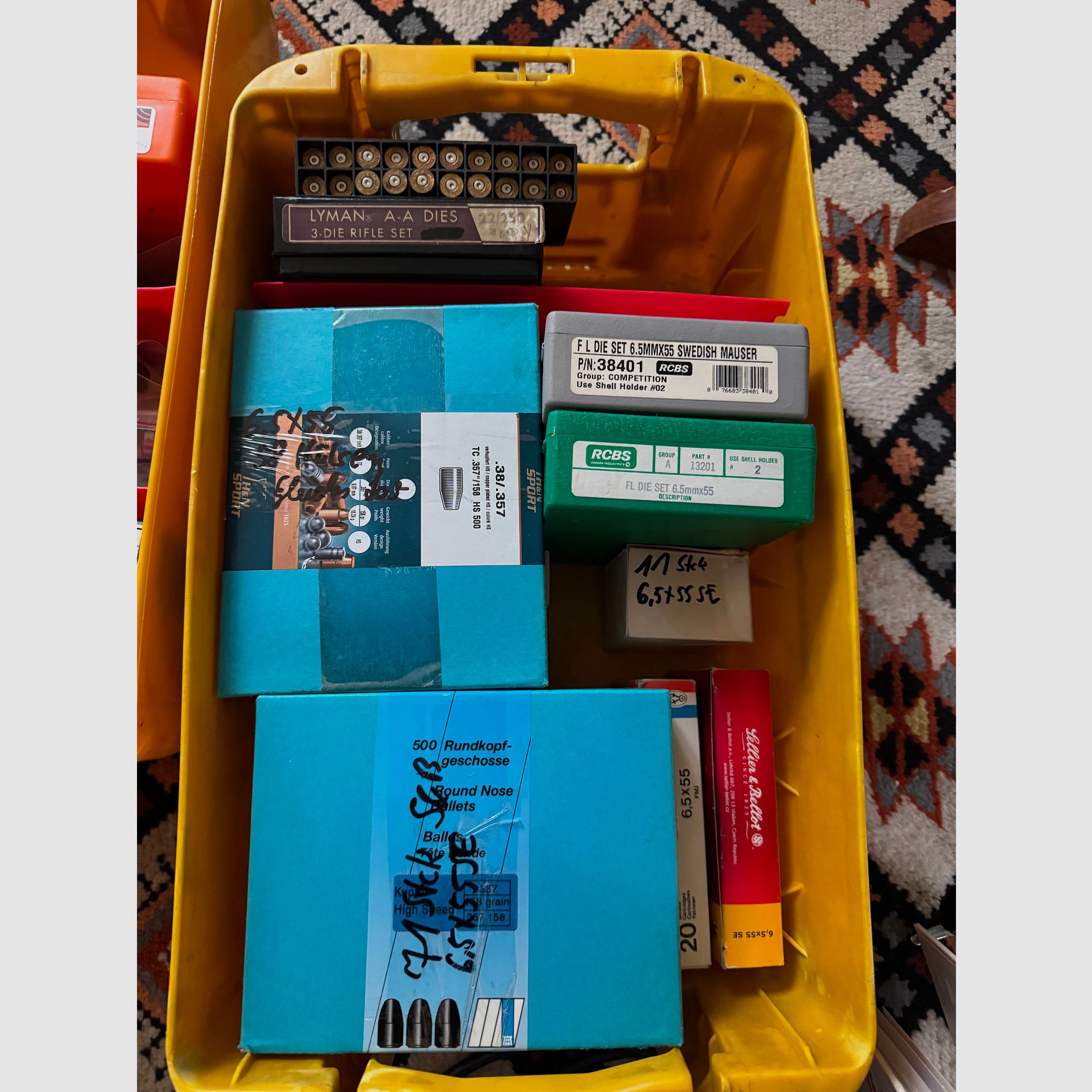 Reloading .38 Special / .357 Magnum - Various items such as primers, cases, bullets, dies, molds..