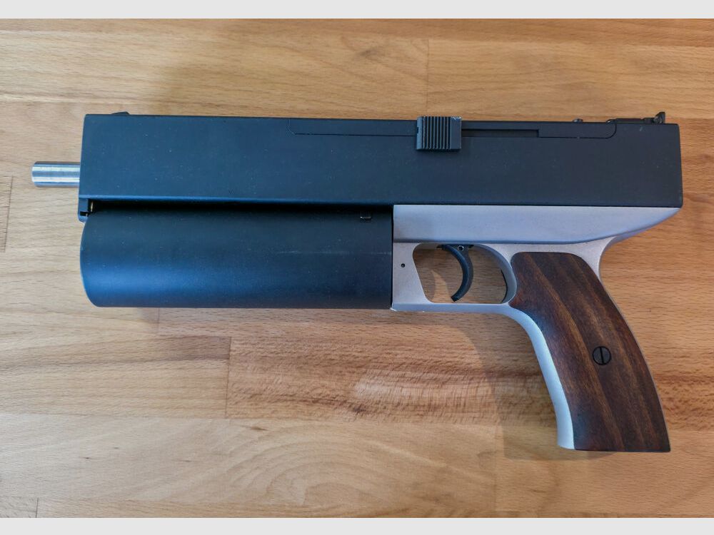 Vörös Model 1
