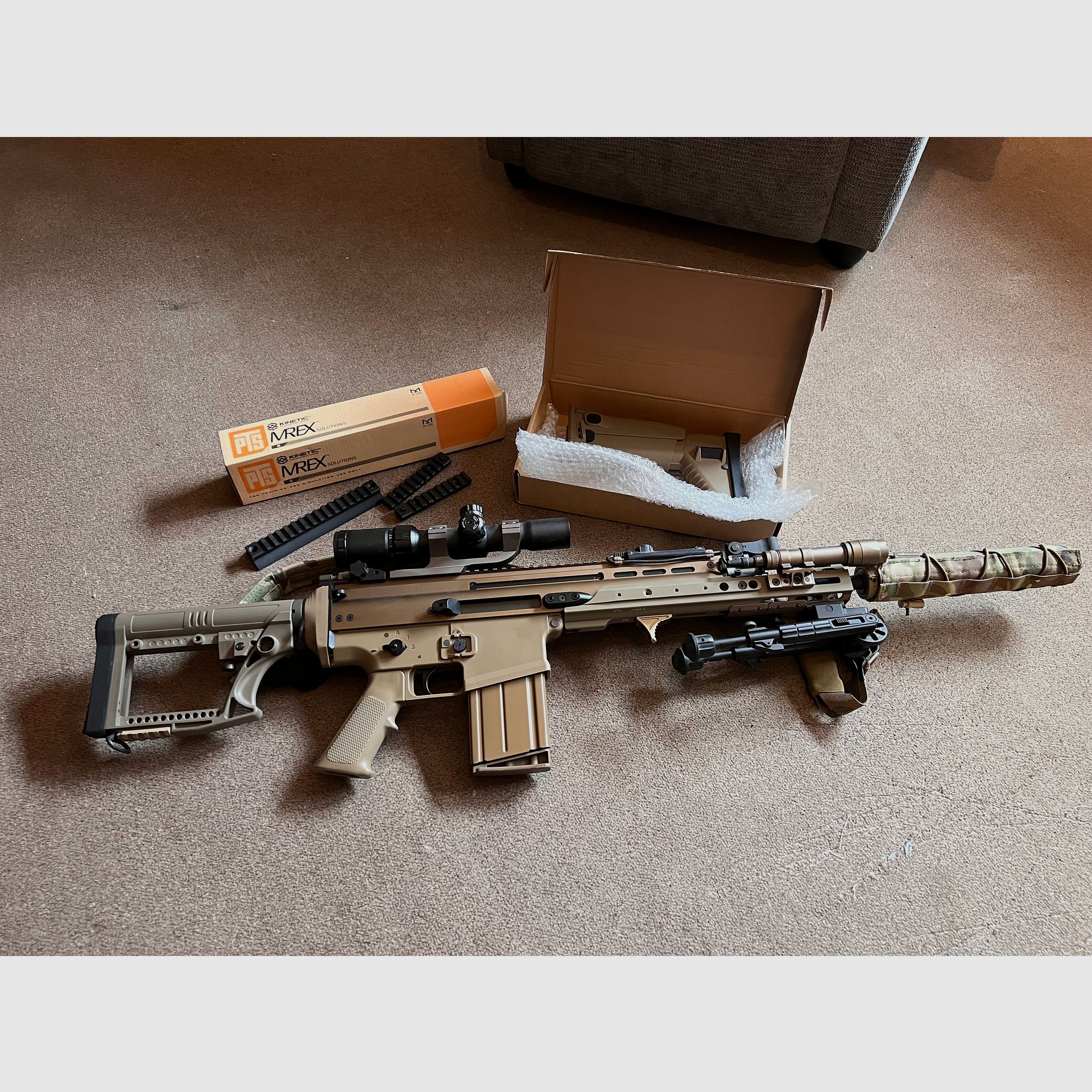 WE Scar H MK 17 en Desert Tan con mucho accesorio GBB Open Bolt 6mm BB Airsoft