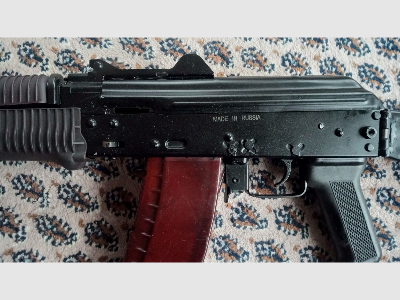 AK74 Tula Plum Deko Magazin (unbrauchbar/deaktiviert) für Yunker AKS-74u der russ-guns-de MWM Gillmann GmbH // Co2 AKSU Krinkov