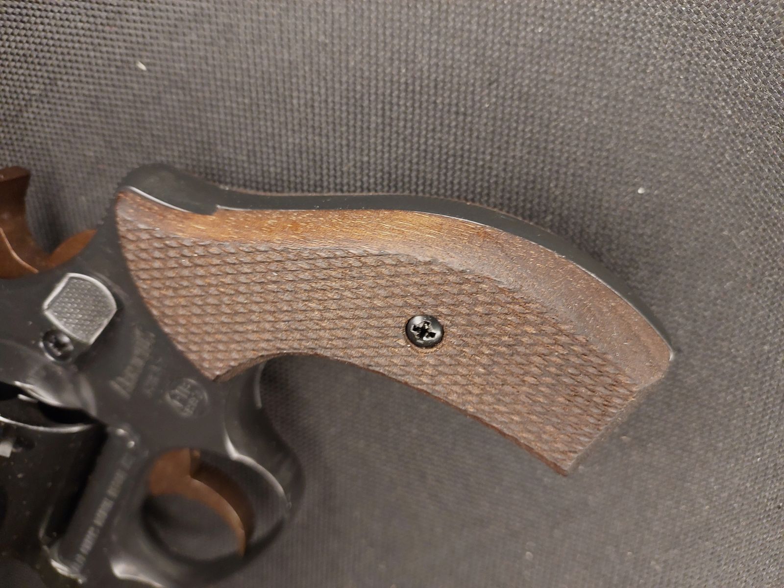 Weihrauch HW37 Kal. 9mm R.K. (PTB 887) OVP mit Holzgriffen - NEU (Arminius HW 37)