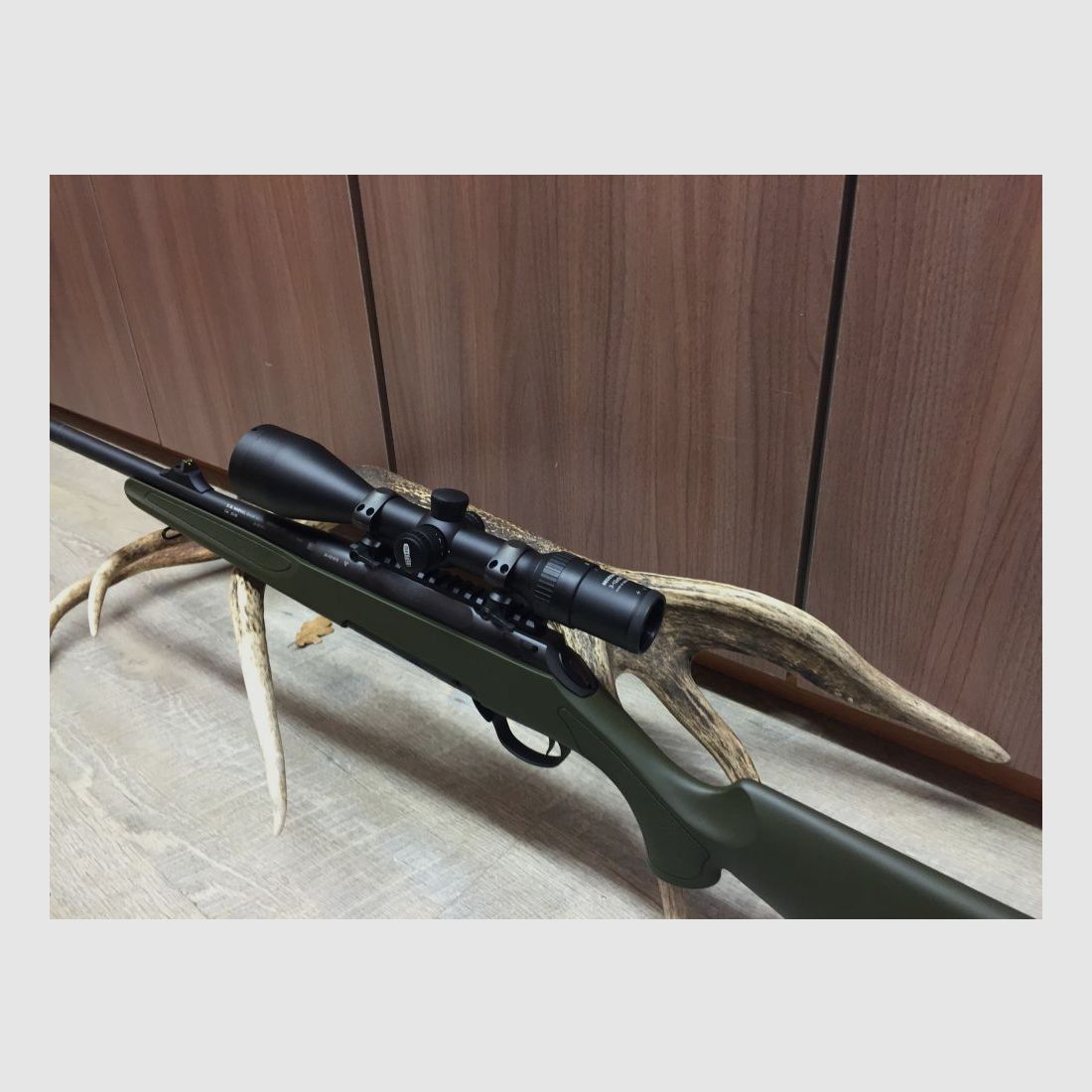 Haenel Varmint Jaeger 10, mit Meopta MeoStar R1r 3-12x56 RD