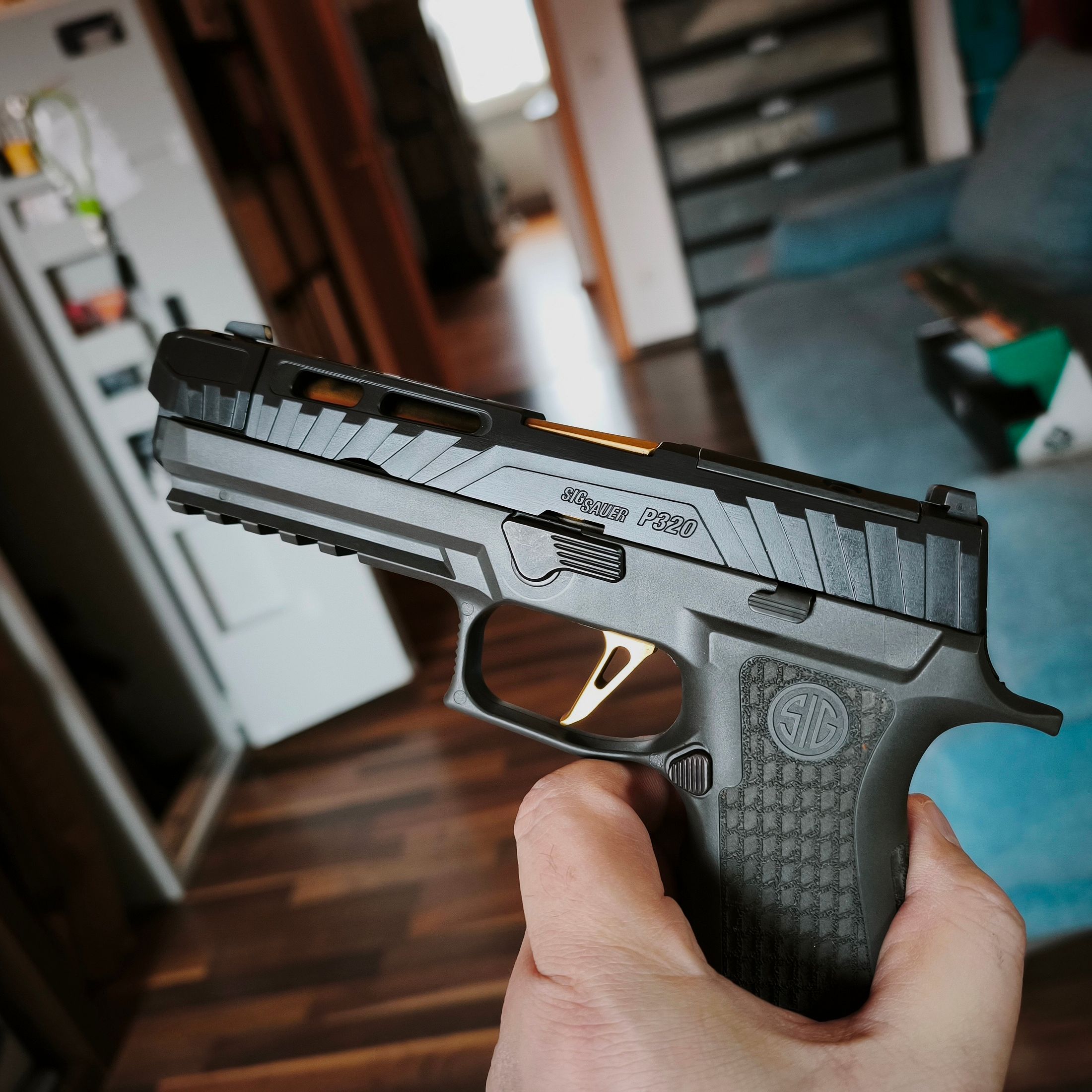 Sig Sauer P320 Spectre COMP pistool met rode stip Romeo