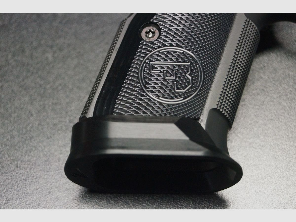 CZ Shadow 2 Black con Magwell, immagine 5 di 9