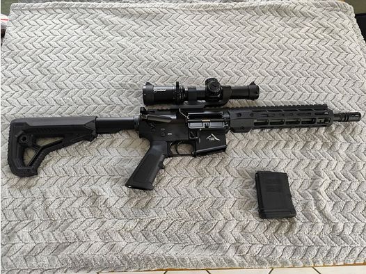 ALPEN ARMS STG15C, cal. .223 Rem, AR15-style, 10.5" barrel semi-automatic rifle in AR15 style with short 10.5" barrel incl. ZF Firefield Rapidstrike 1-6x24