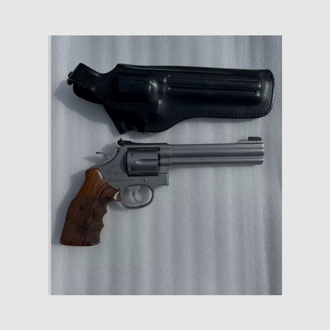 Revólver S&W Mod. 686 Champion de Tiro, 6", Cal. .357 Mag., acero inoxidable/mate
