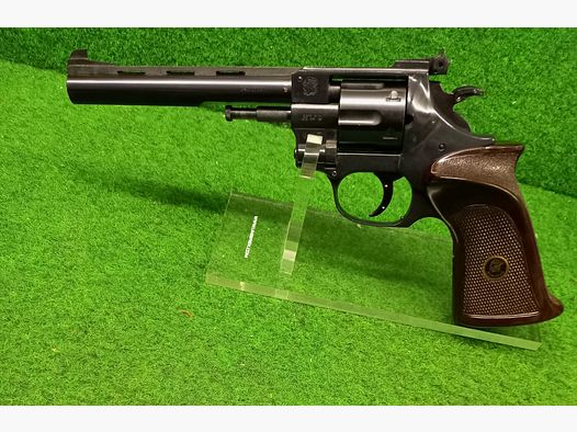 Revolver Weihrauch Arminius H9 d'une collection d'armes de police.