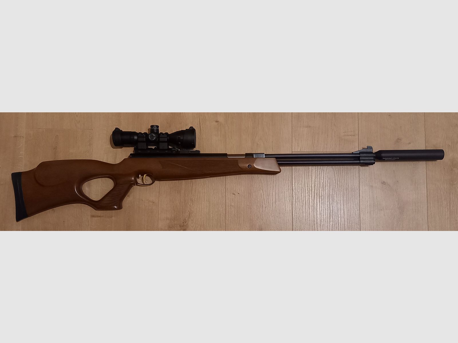 Luftgewehr Weihrauch HW 77 KT Kal. 4,5mm mit Lochschaft, Schalldämpfer und Optik