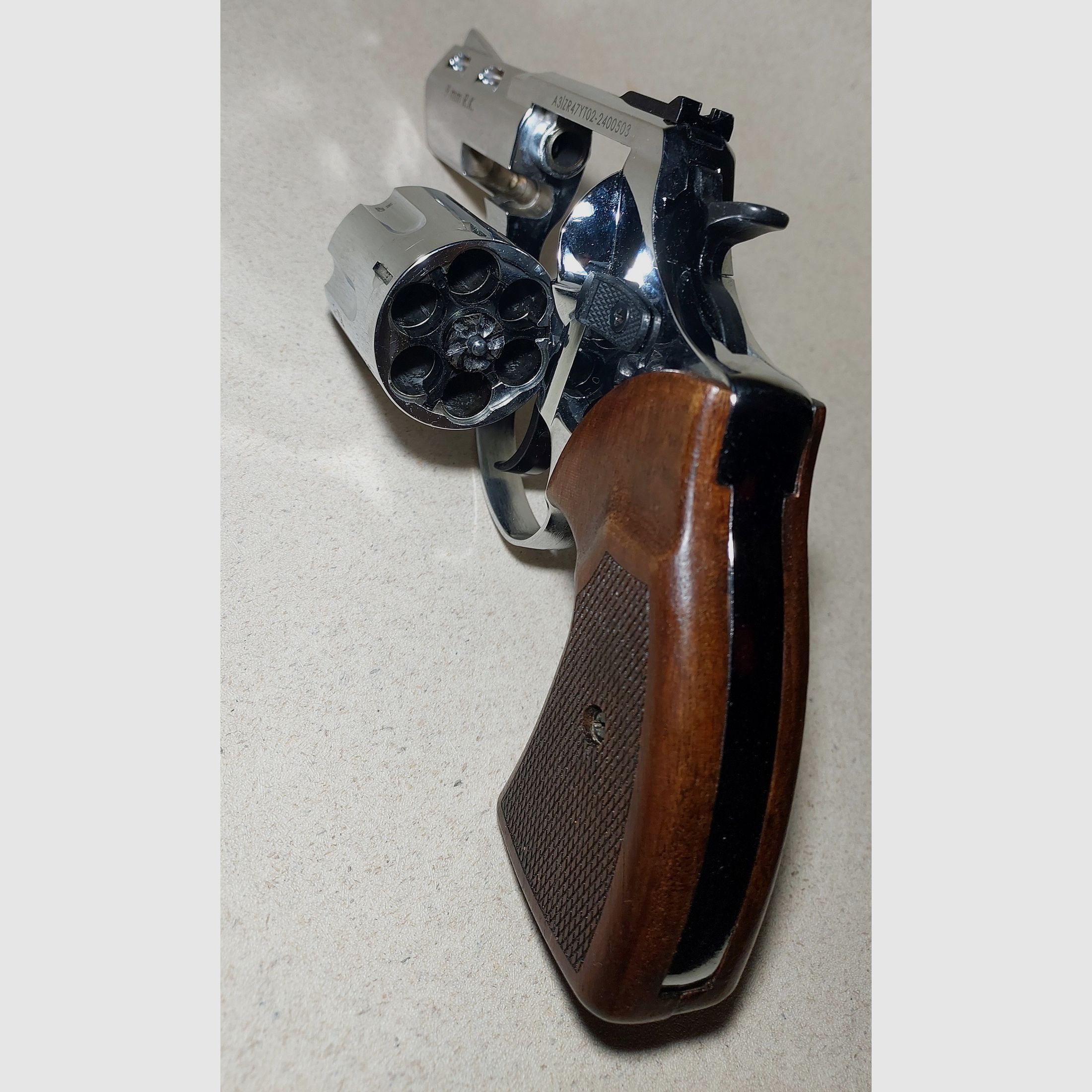 Zoraki R2 3 inch blank firing revolver (PTB 1107) caliber 9mm R.K. chrome wooden grips muzzle protection - LIKE NEW!