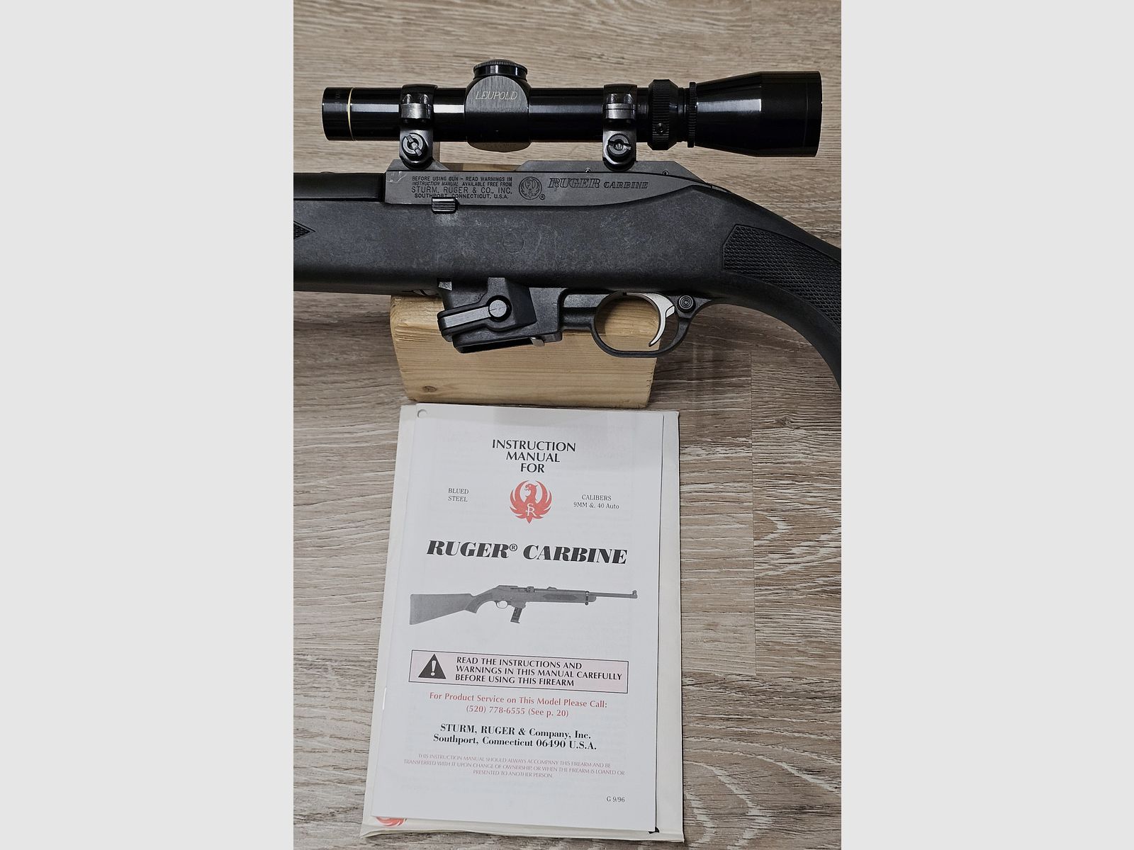 Zelflader Ruger PC9 Police Carbine 9mm Luger incl. Leupold Vari-X II 1-4x20 draadkruis-scope (eerste eigenaar, bouwjaar 1997)