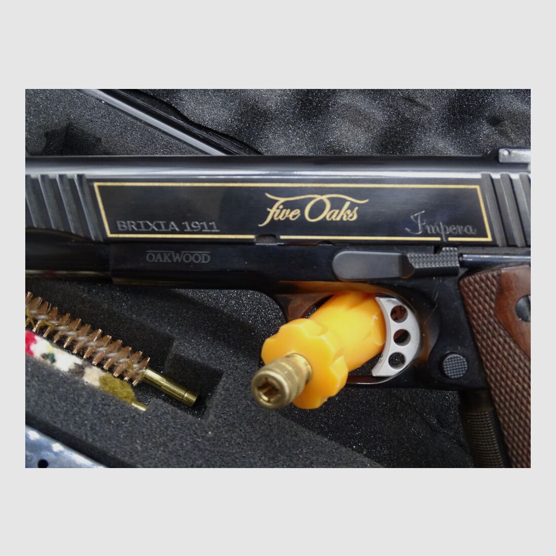 Brixia 1911 Impera Five Oaks Hoogglans geborsteld & Goud Kaliber 9mm 1911 Impera Five Oaks