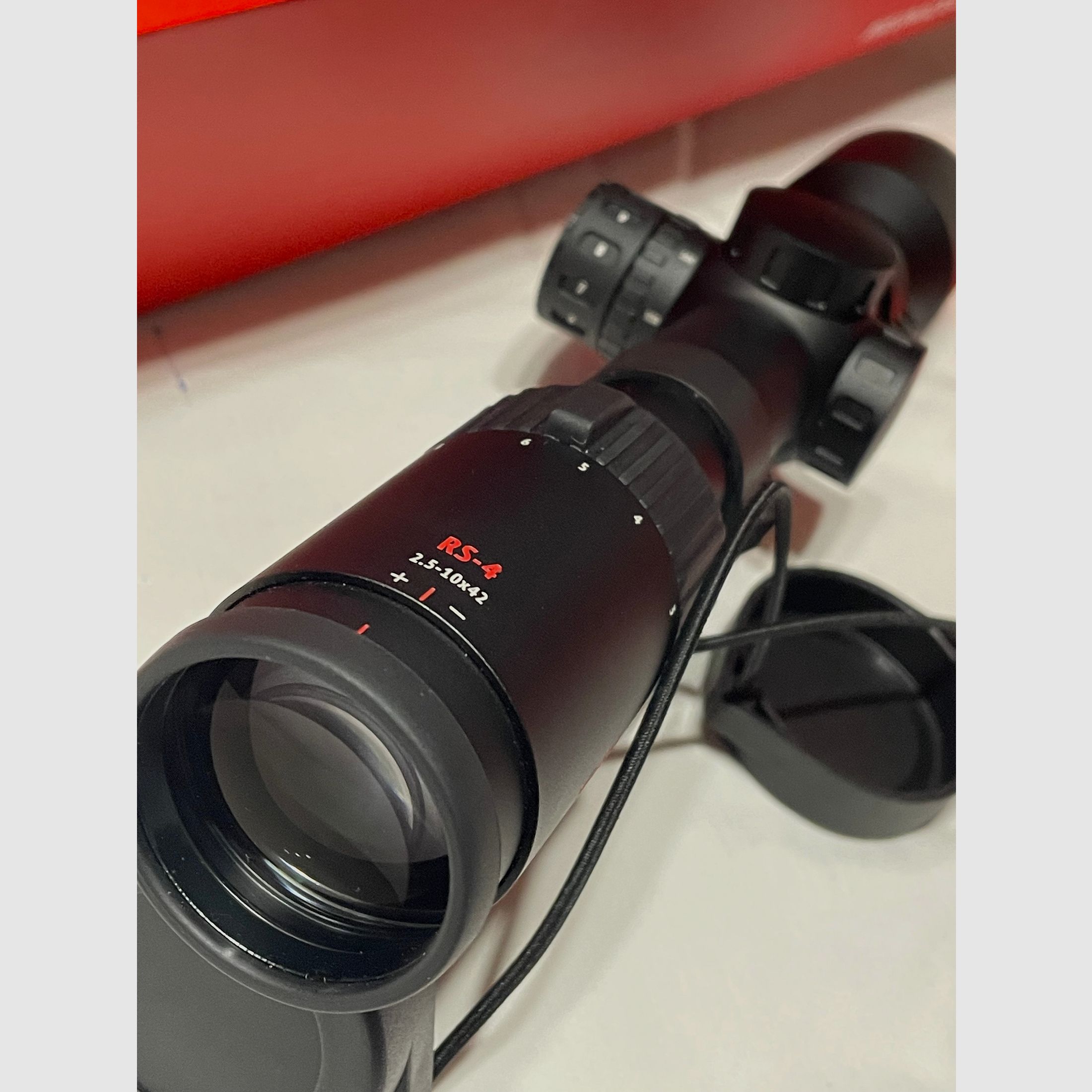 Scope Minox/ Blaser RS-4 2,5 - 10x42 Réticule lumineux 4, avec rail Picatinny Neuf - acheté en 2025 !