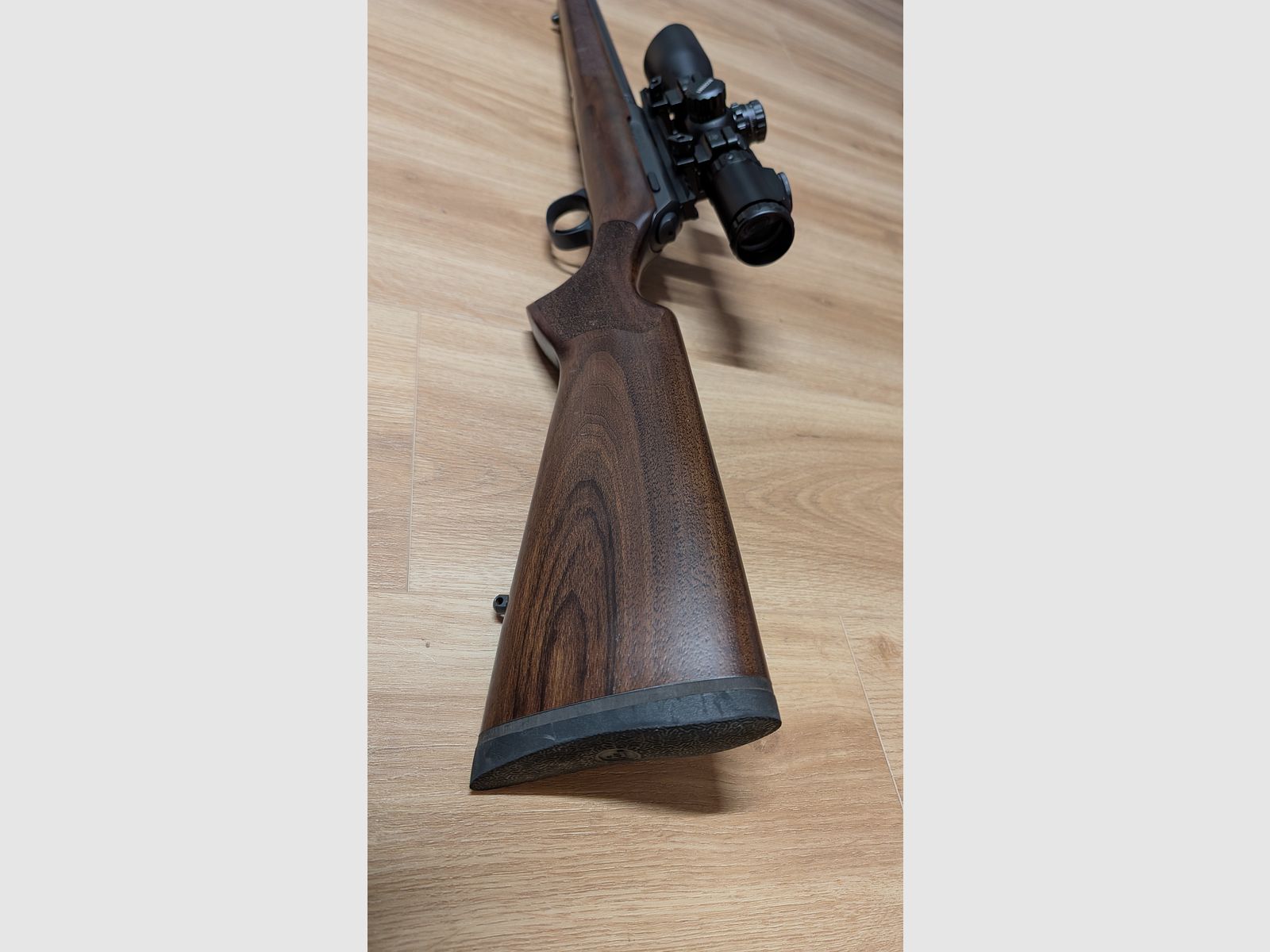 CZ 457 Varmint in .22 WMR, met UTC 4-16x44 Accushot, CZ Picatinnyschiene