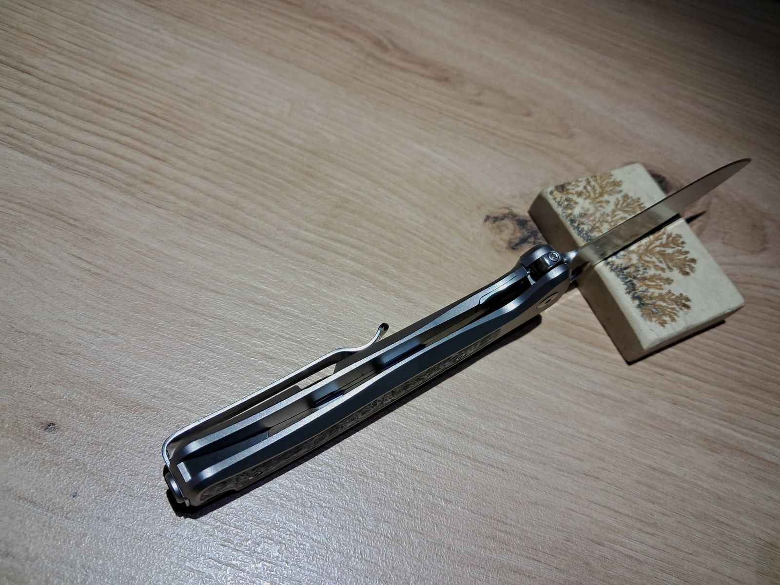 Spyderco Slym Titan. Lionsteel. Messer. Taschenmesser