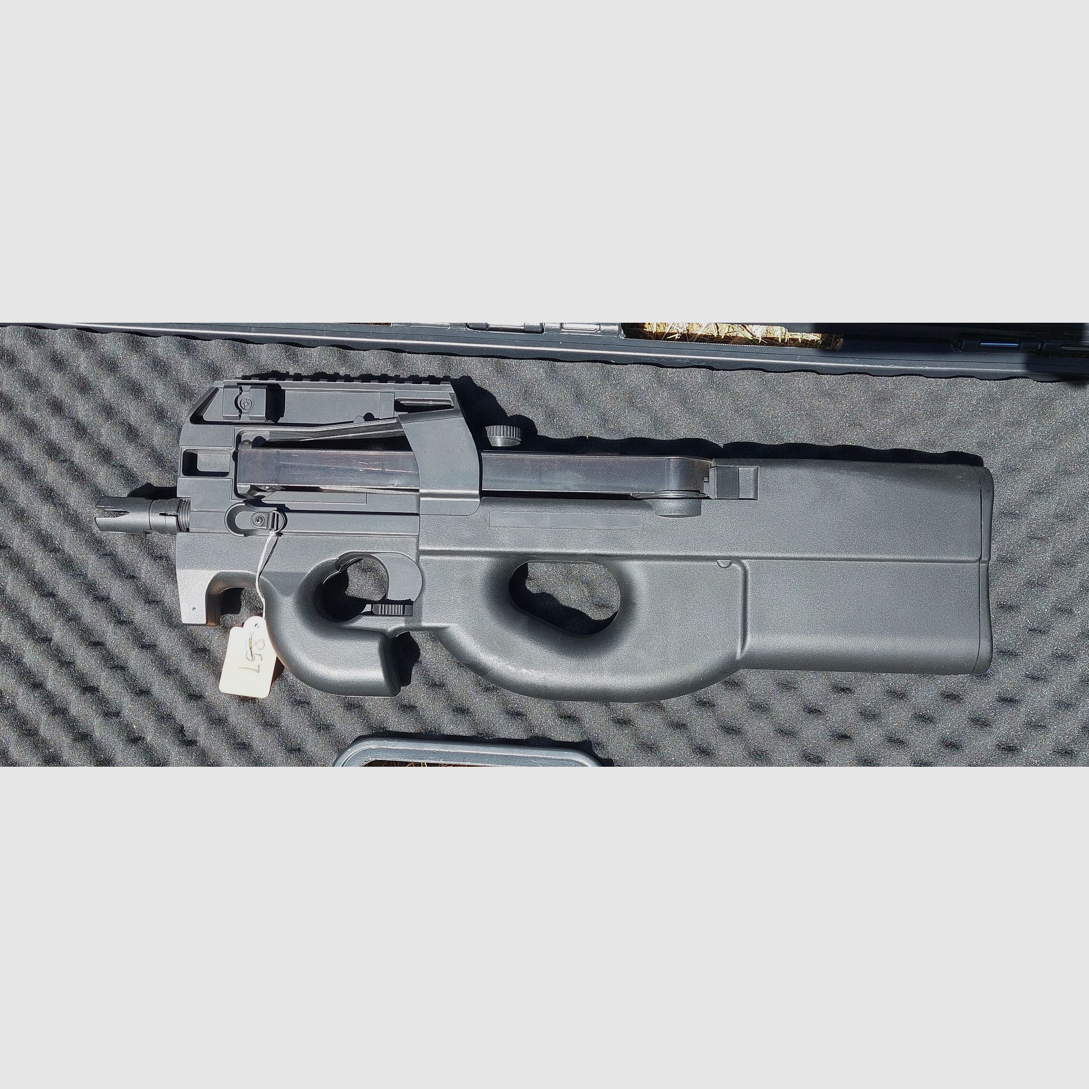 Deko Gewehr FN P90 