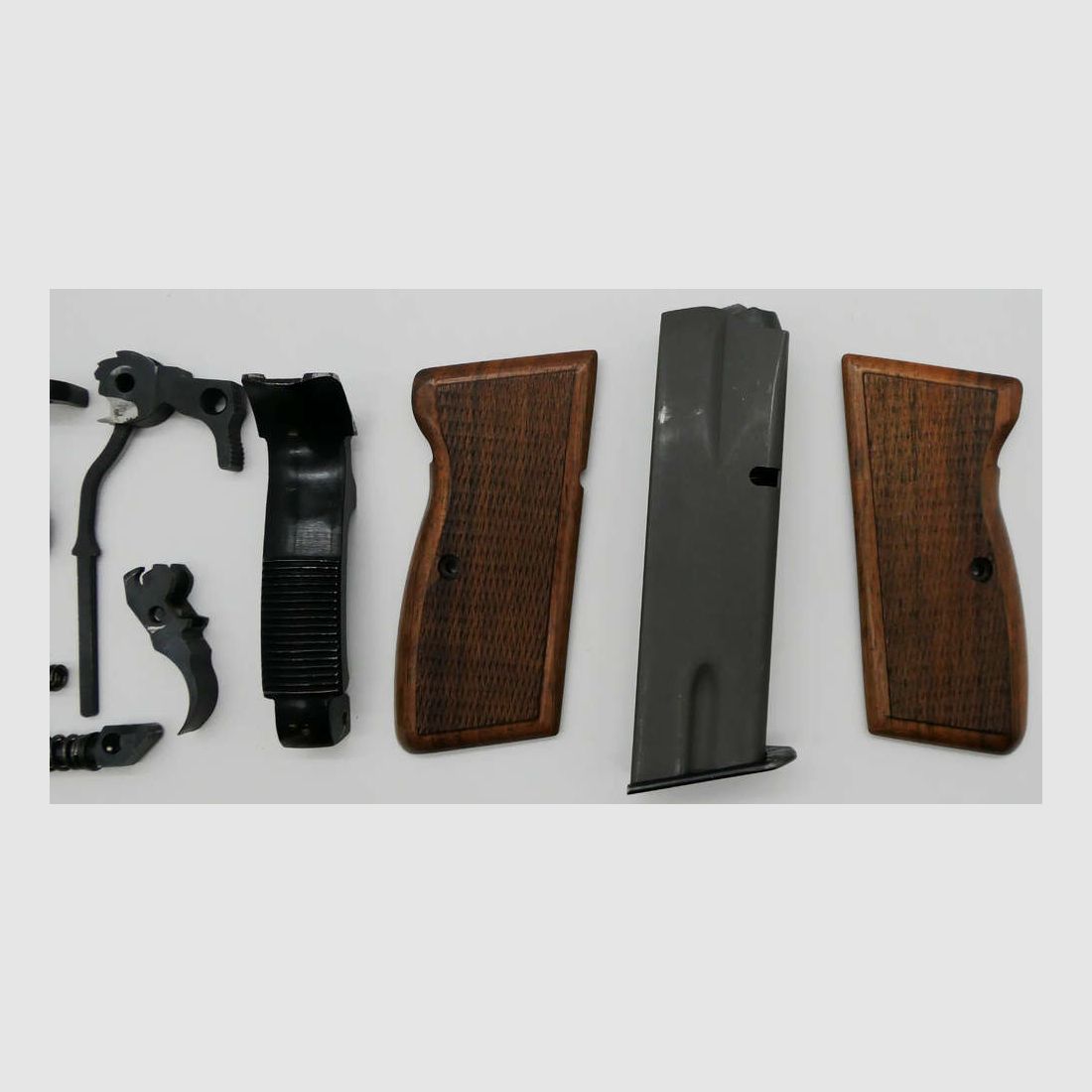 Free parts set/Parts Kit FEG P9