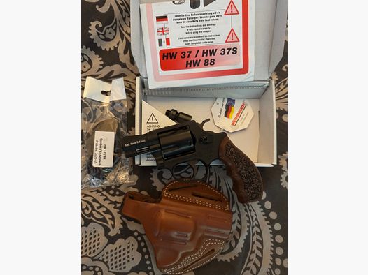 Arminius HW 88 Super Airwaight Like New + Holster Accessories
