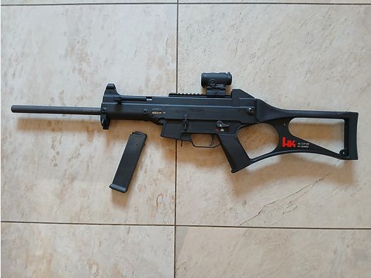 Heckler & Koch USC, Tasche, Munition und Aimpoint Dutry RDS
