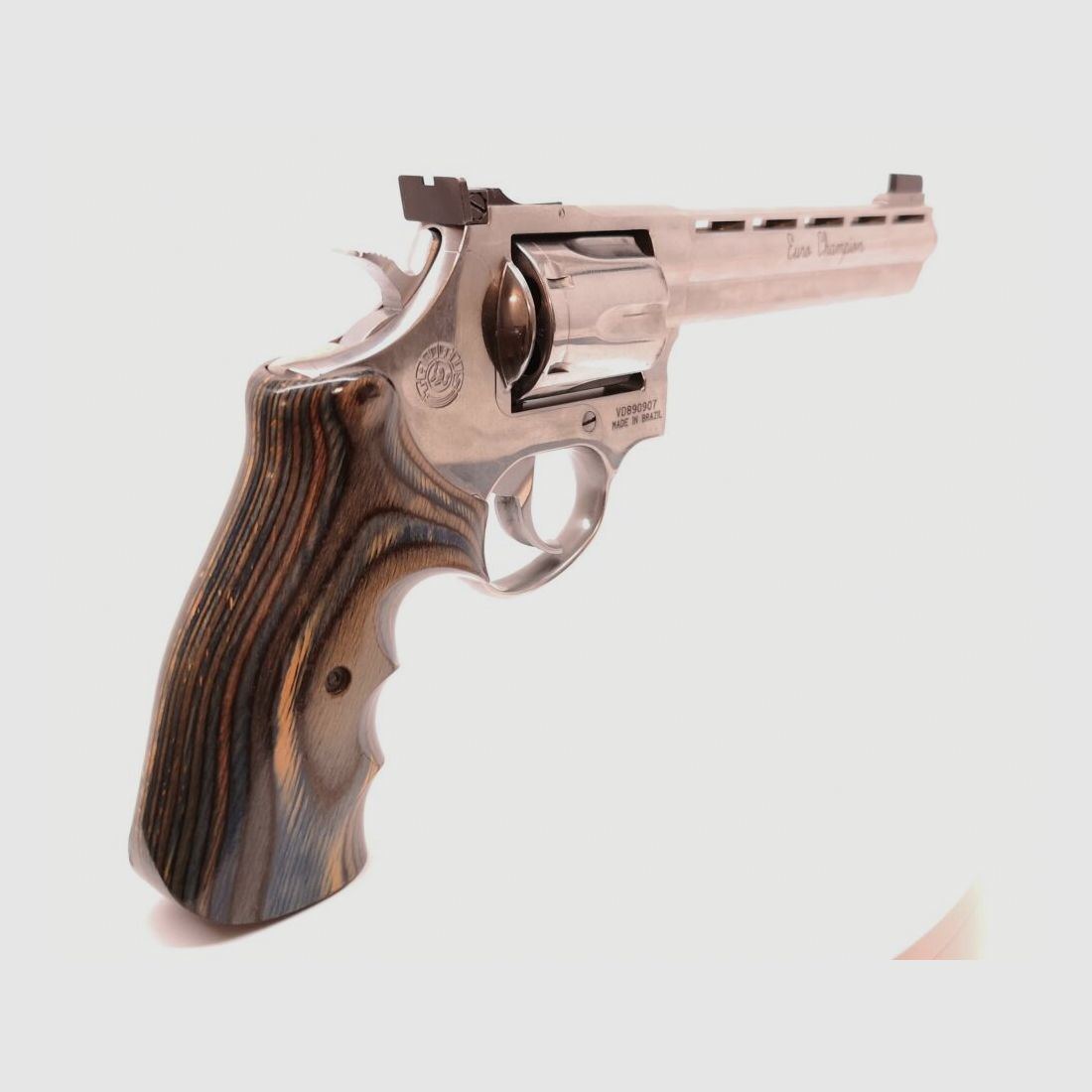 Taurus 689