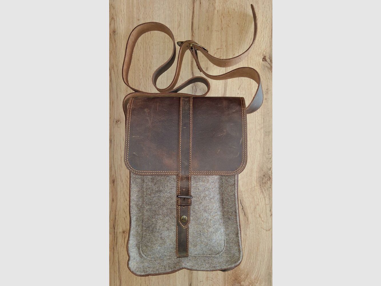 AKAH Messenger Tasche