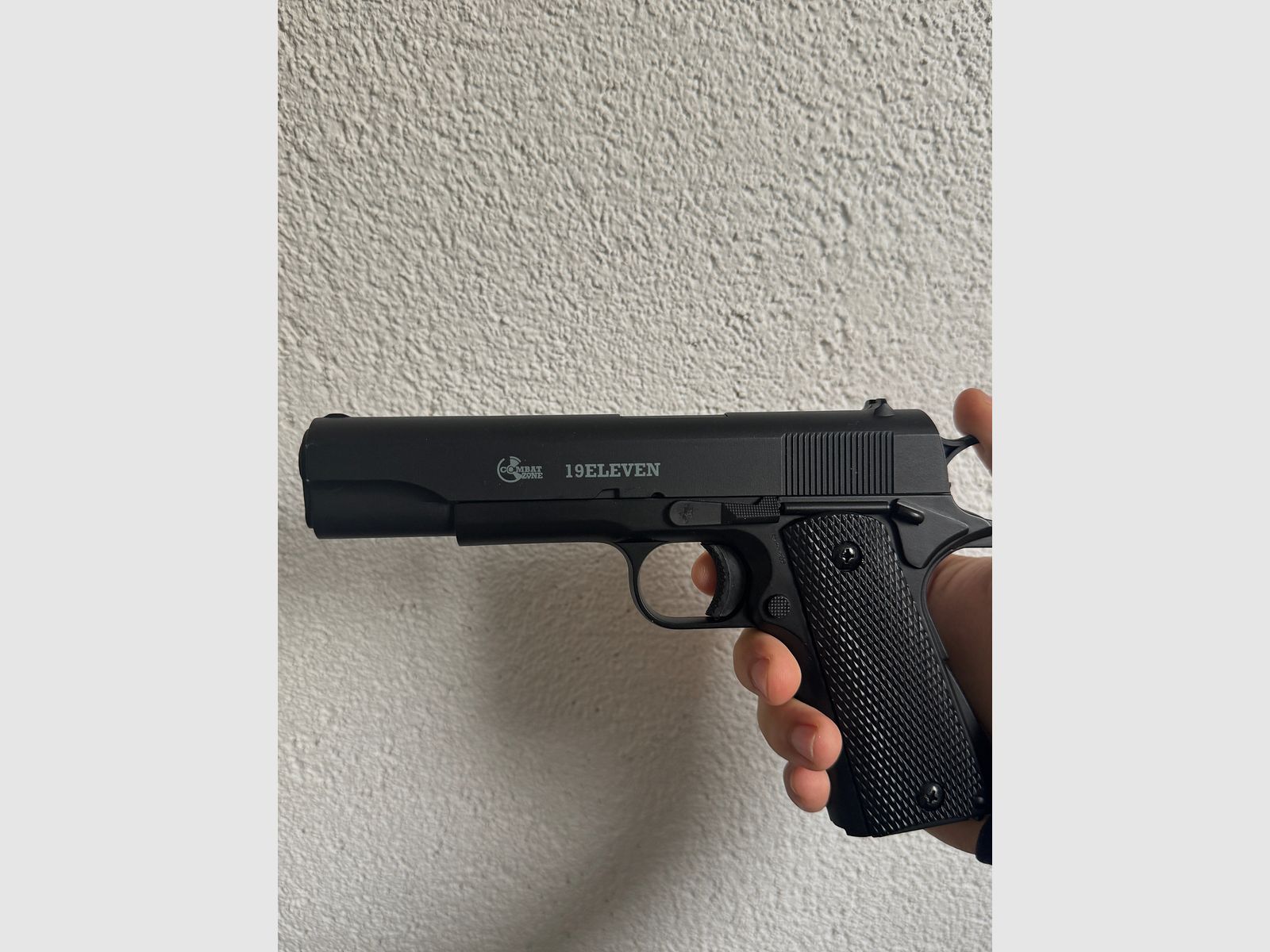 Combat Zone Airsoft Pistole 19 Eleven, Federdruck Waffe mit 0,5 Joule, inkl. 250x 6 mm BB Soft-Air Kugeln