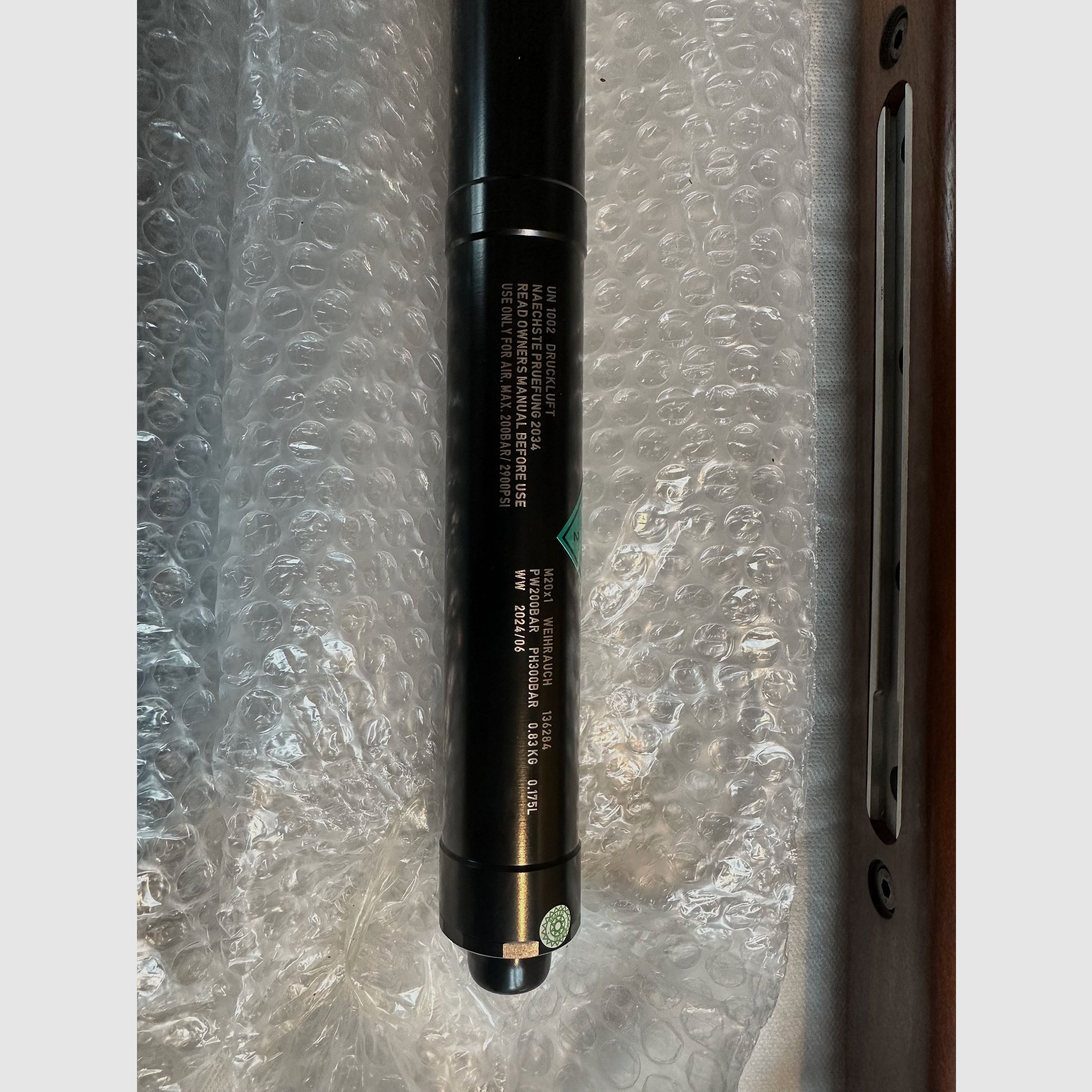 Weihrauch HW 100 T, mit SD, 3 neue Kartuschen, WBK-pflichtig, neuwertig 