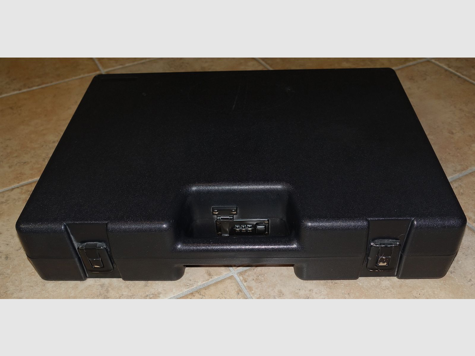 Steyr LP compressed air match pistol with new cartridge + accessories