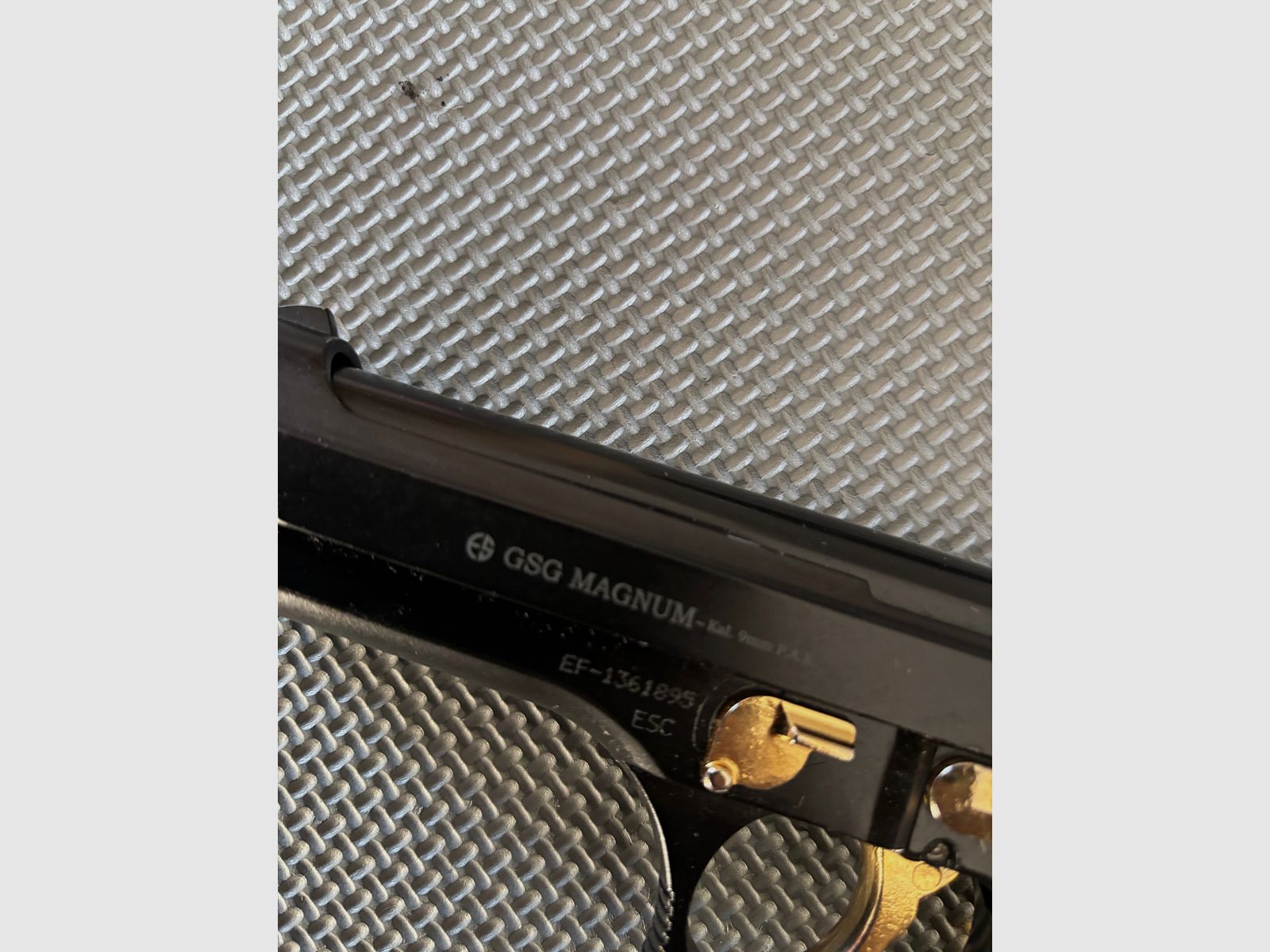 Ekol Firat Magnum Schreckschuss Pistole 9 mm P.A.K. schwarz/gold (B-Ware)