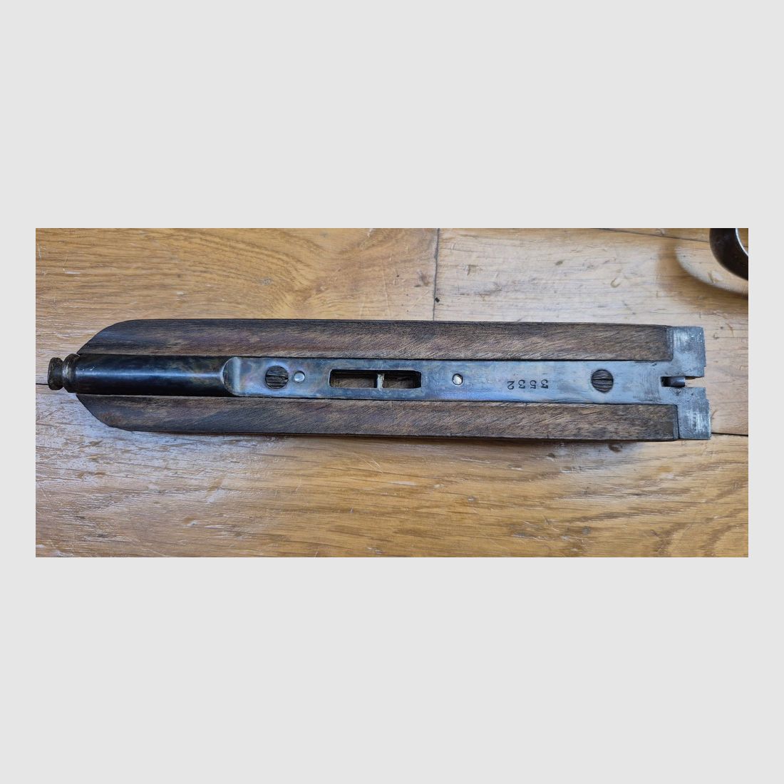 Schönes Seitengewehr « L’ÉPERVIER » — Handwerkliche Produktion aus Saint-Étienne von Philippon – Fanget Läufe — Kal. 16/65 — Schraubverschluss – Guter ästhetischer Zustand und Sehr guter mechanischer Zustand – TBE, Bild 36 von 38