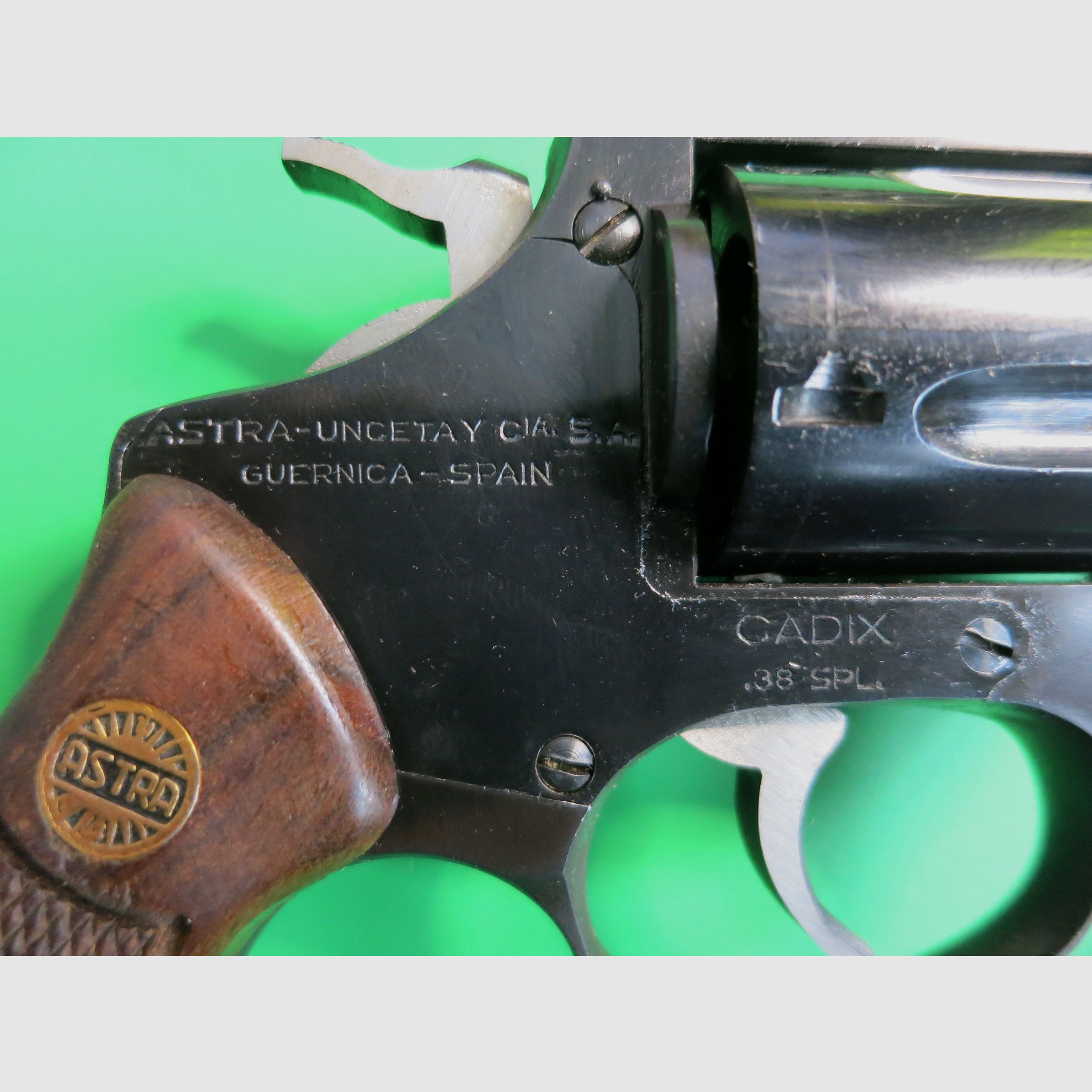 Astra Cadix, .38 Special, 2" revolver, fangschot of valjacht #97